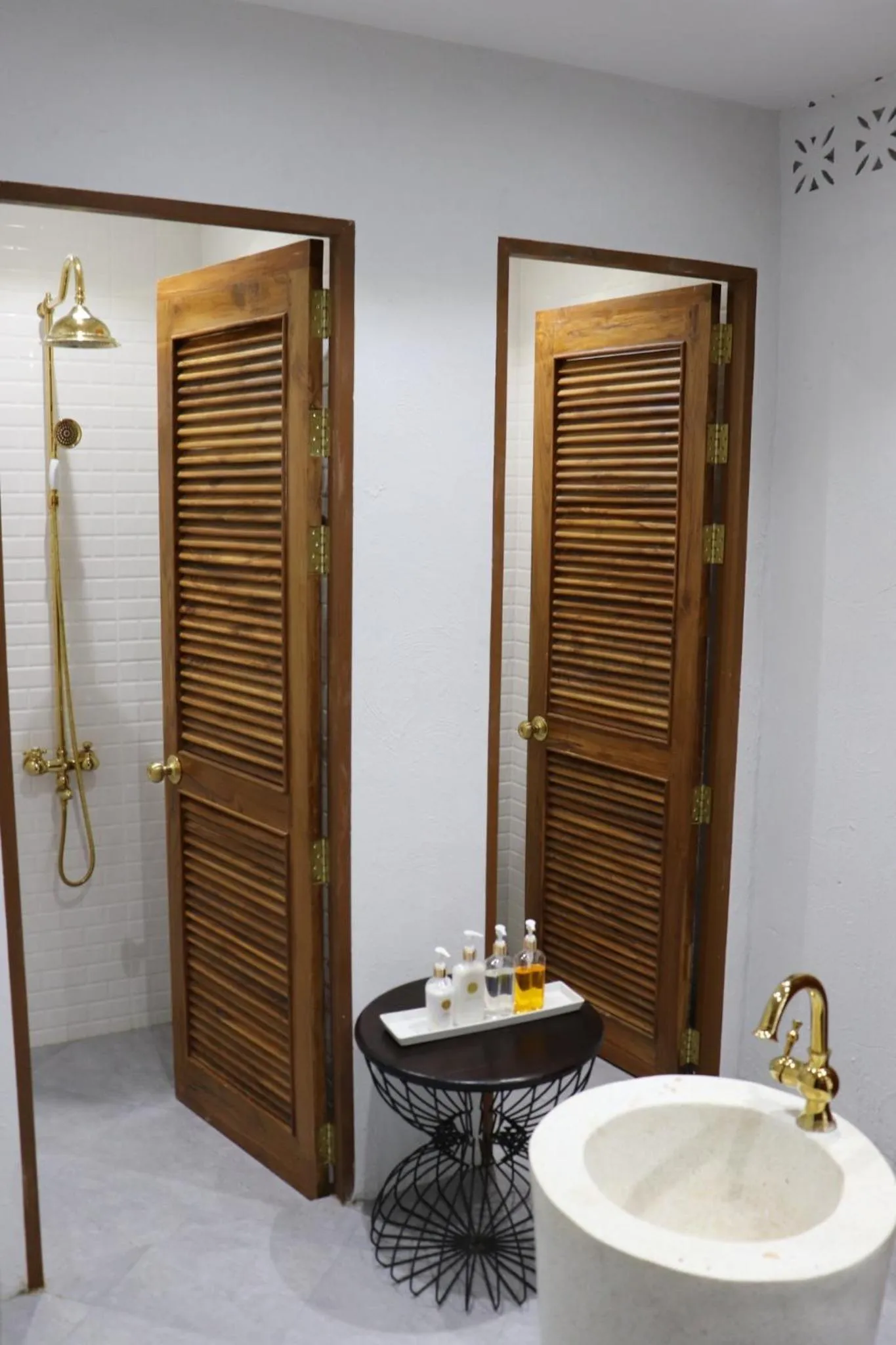 Bathroom in Lanna Oriental Hotel