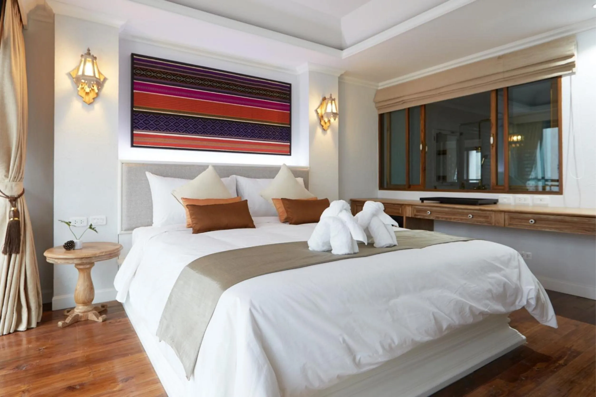 Bed in Lanna Oriental Hotel