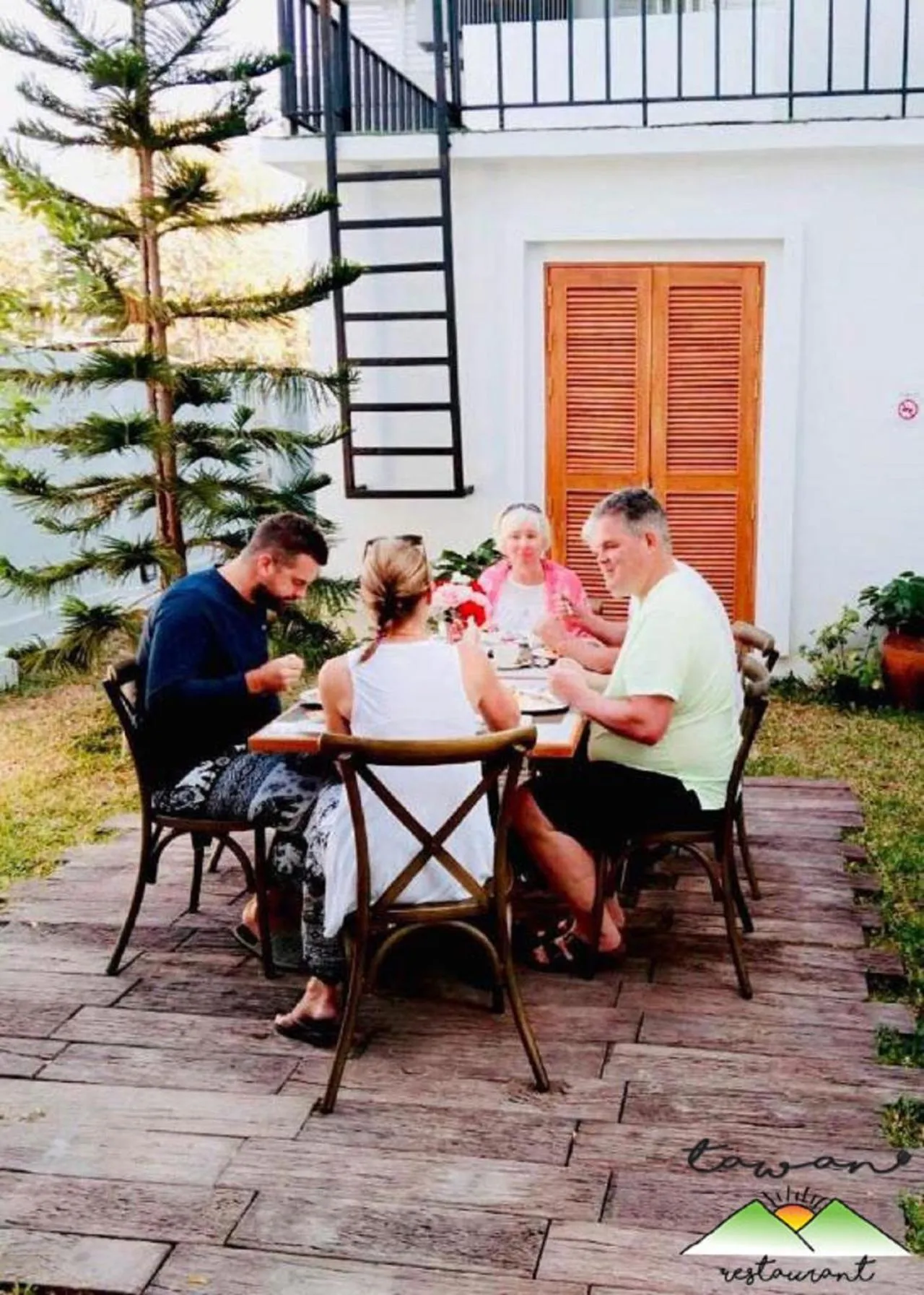 Restaurant/places to eat in Lanna Oriental Hotel