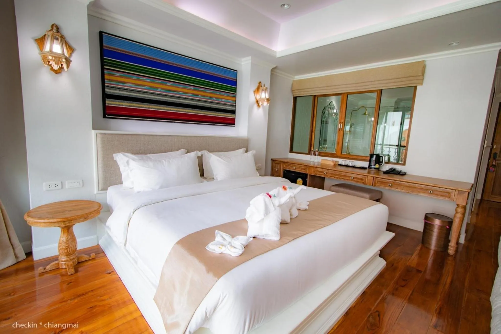 Bed in Lanna Oriental Hotel