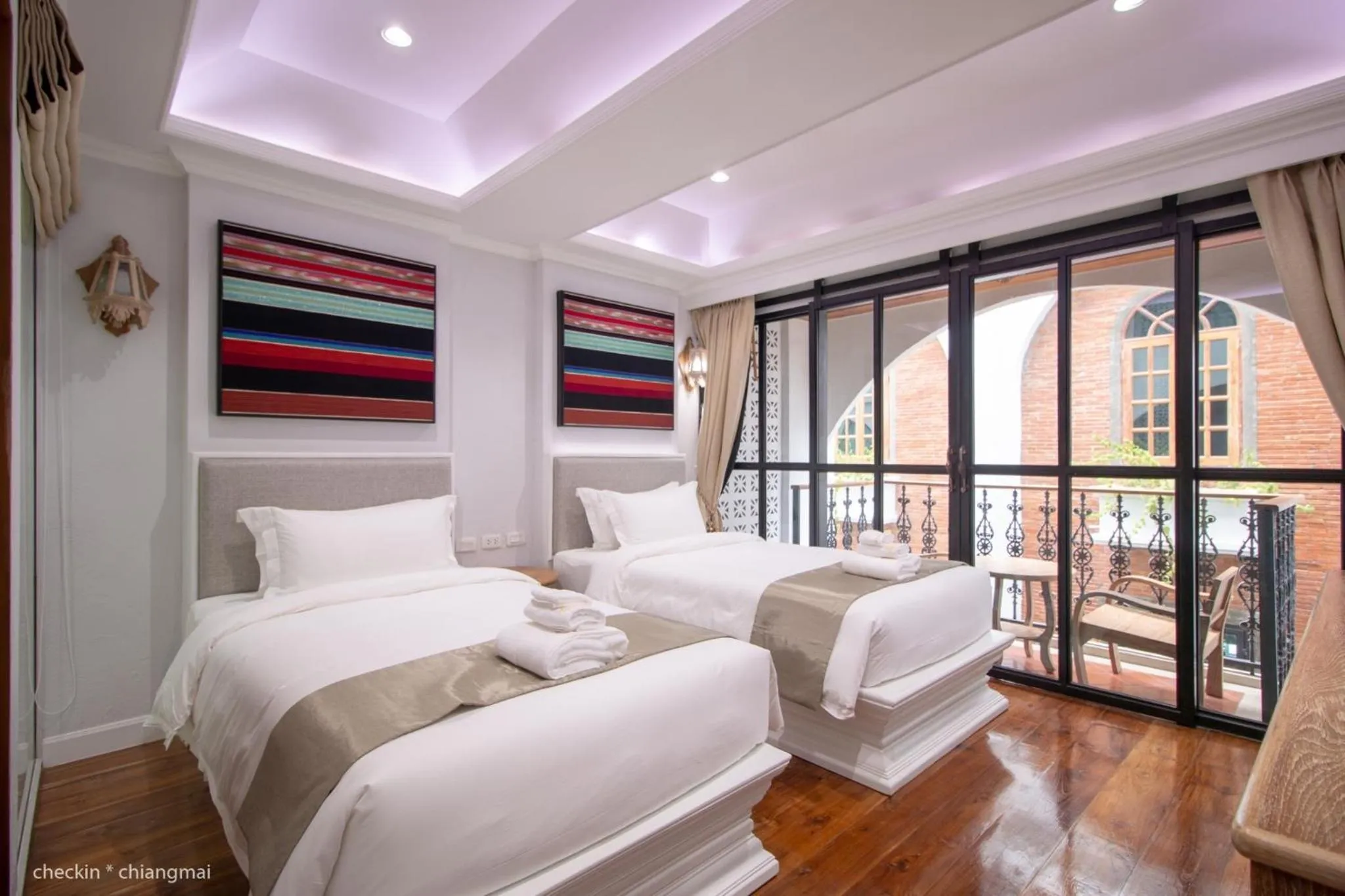 Bed in Lanna Oriental Hotel