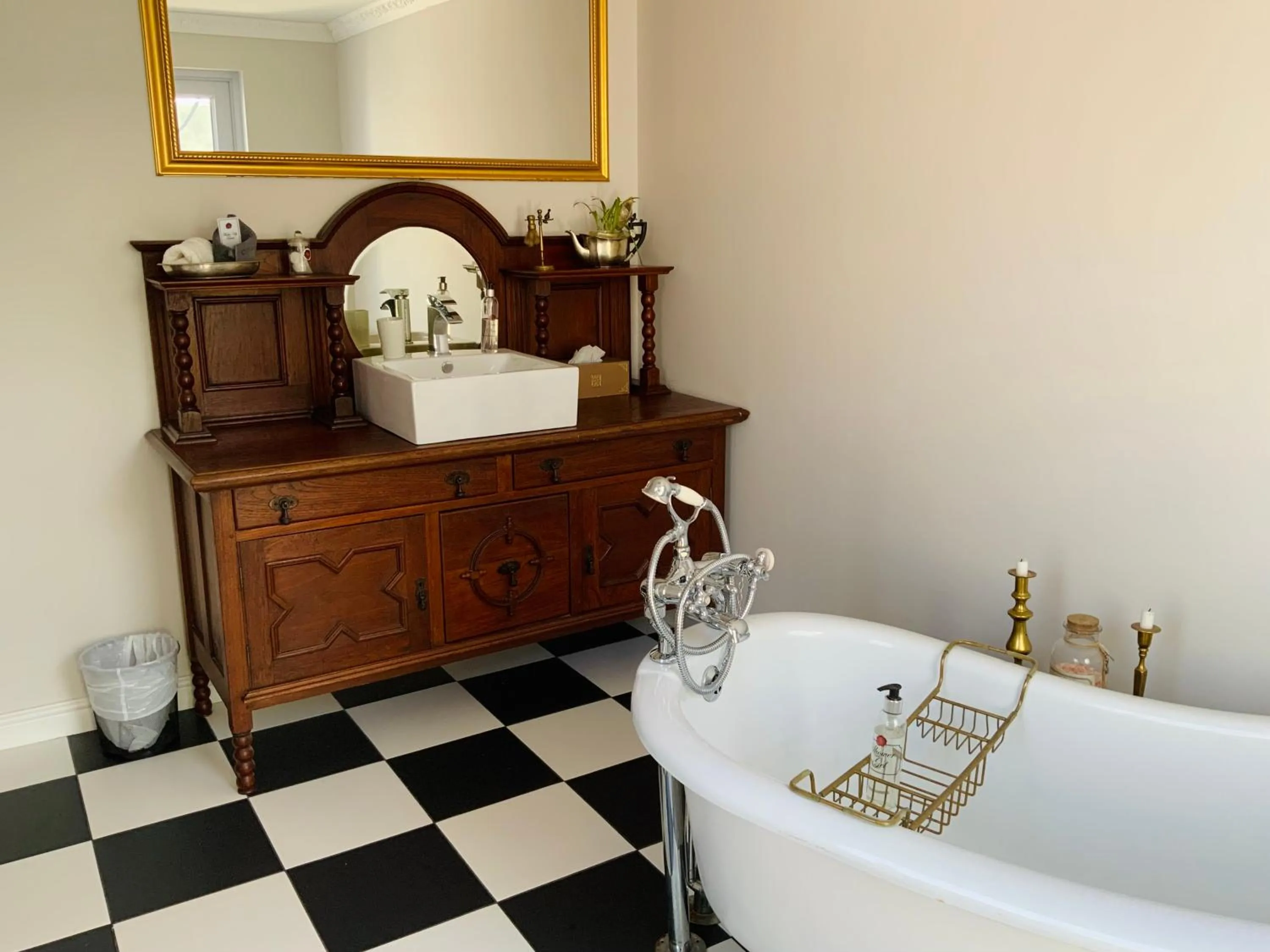 Bathroom in Goblin's Creek