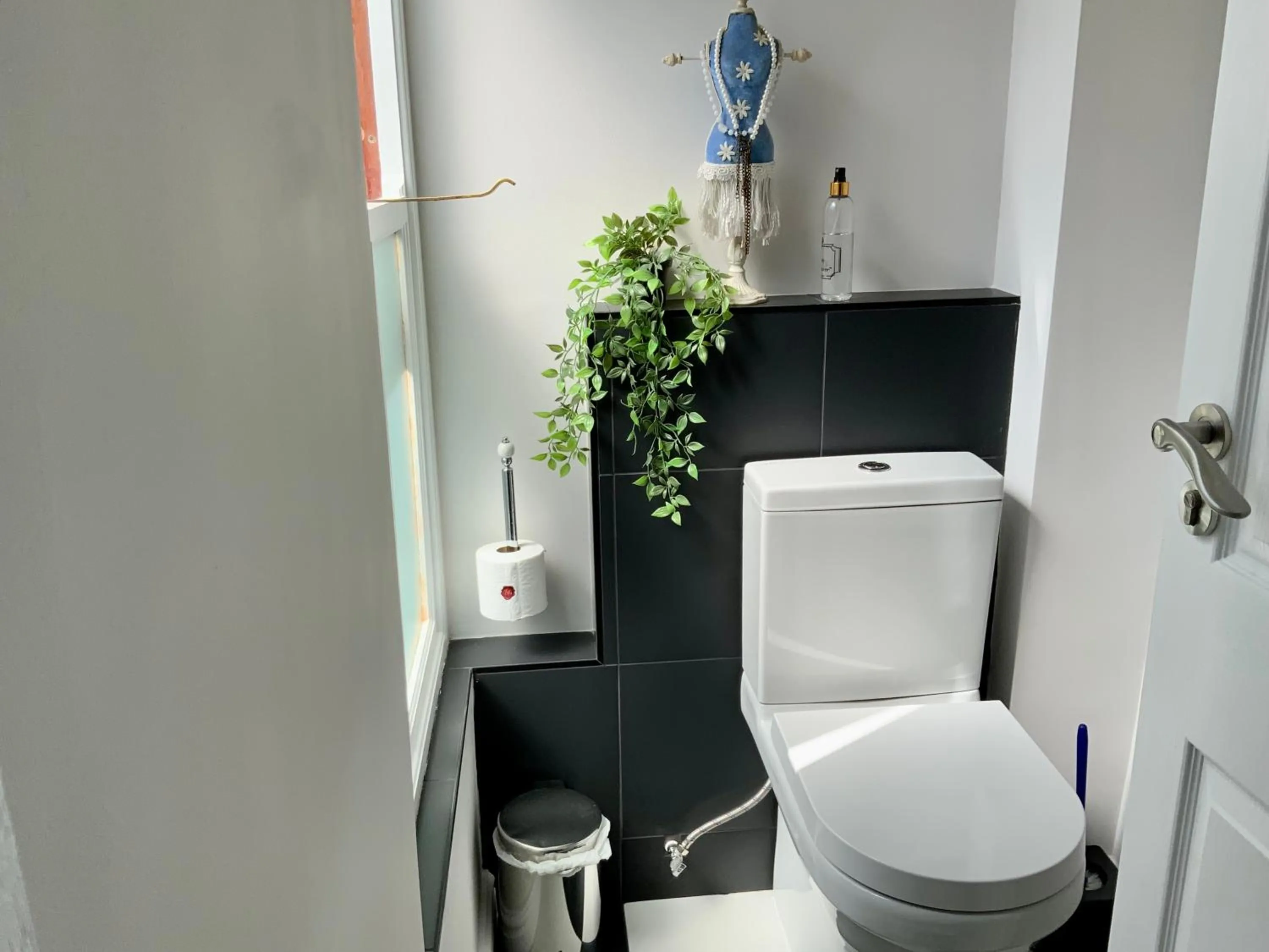 Toilet in Goblin's Creek