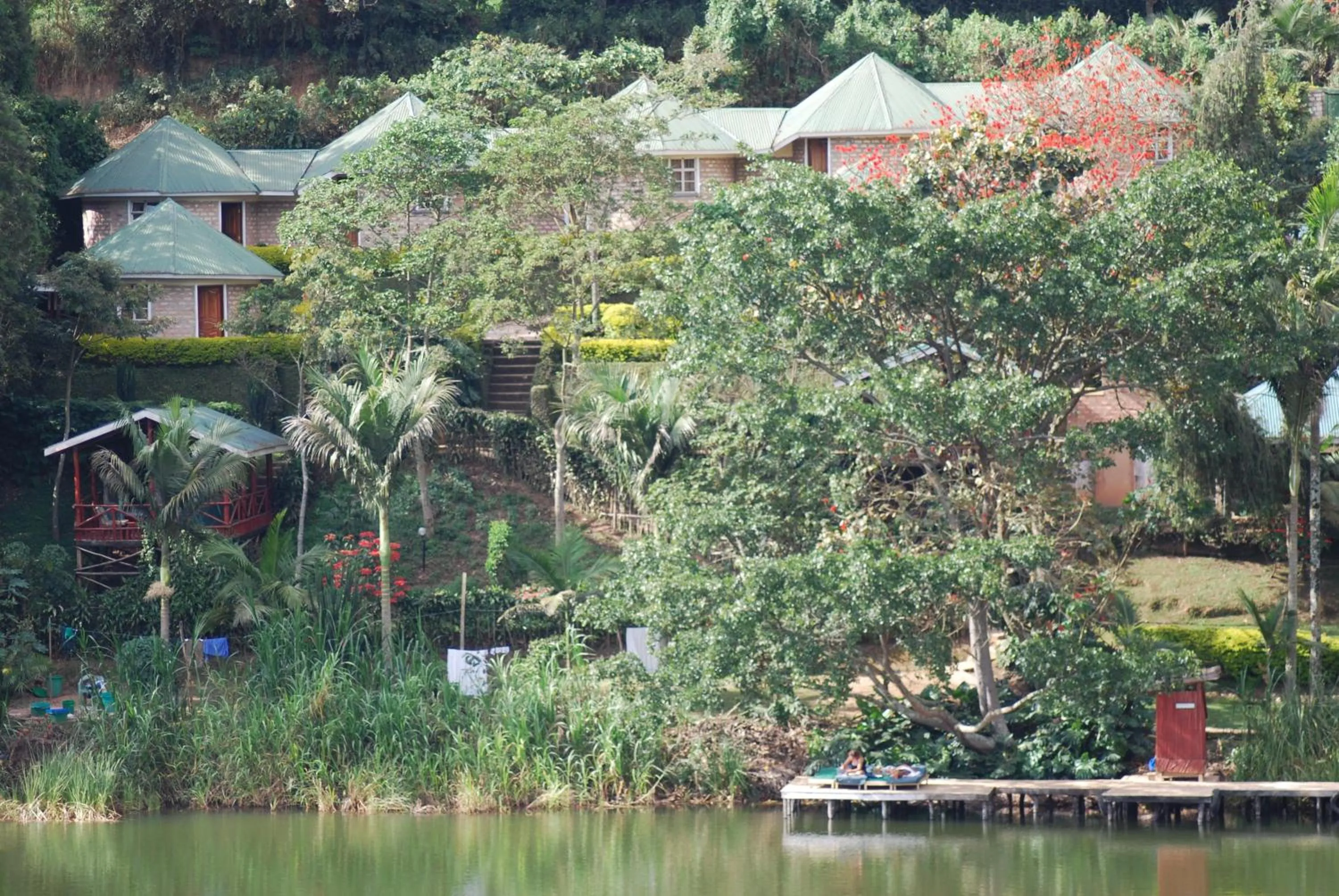 Property building in Crater Bay Cottages