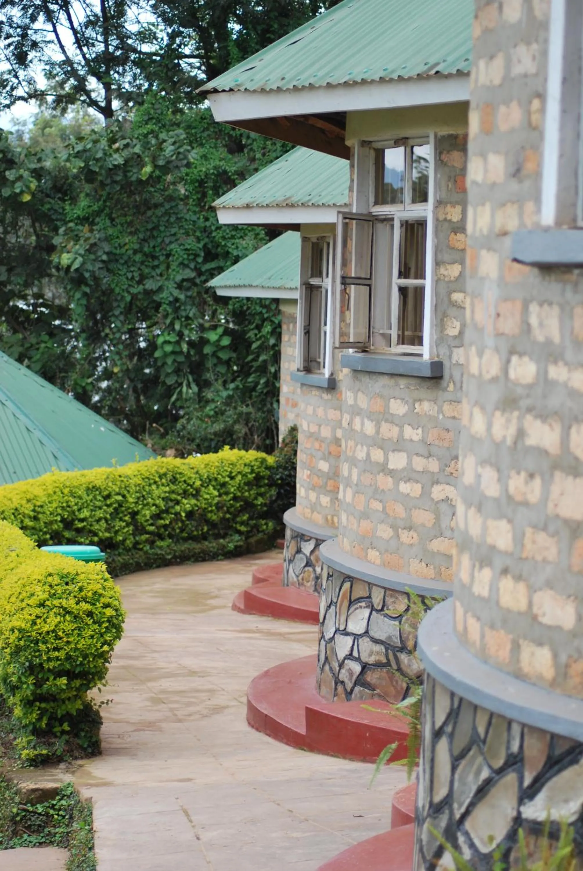 Property building in Crater Bay Cottages