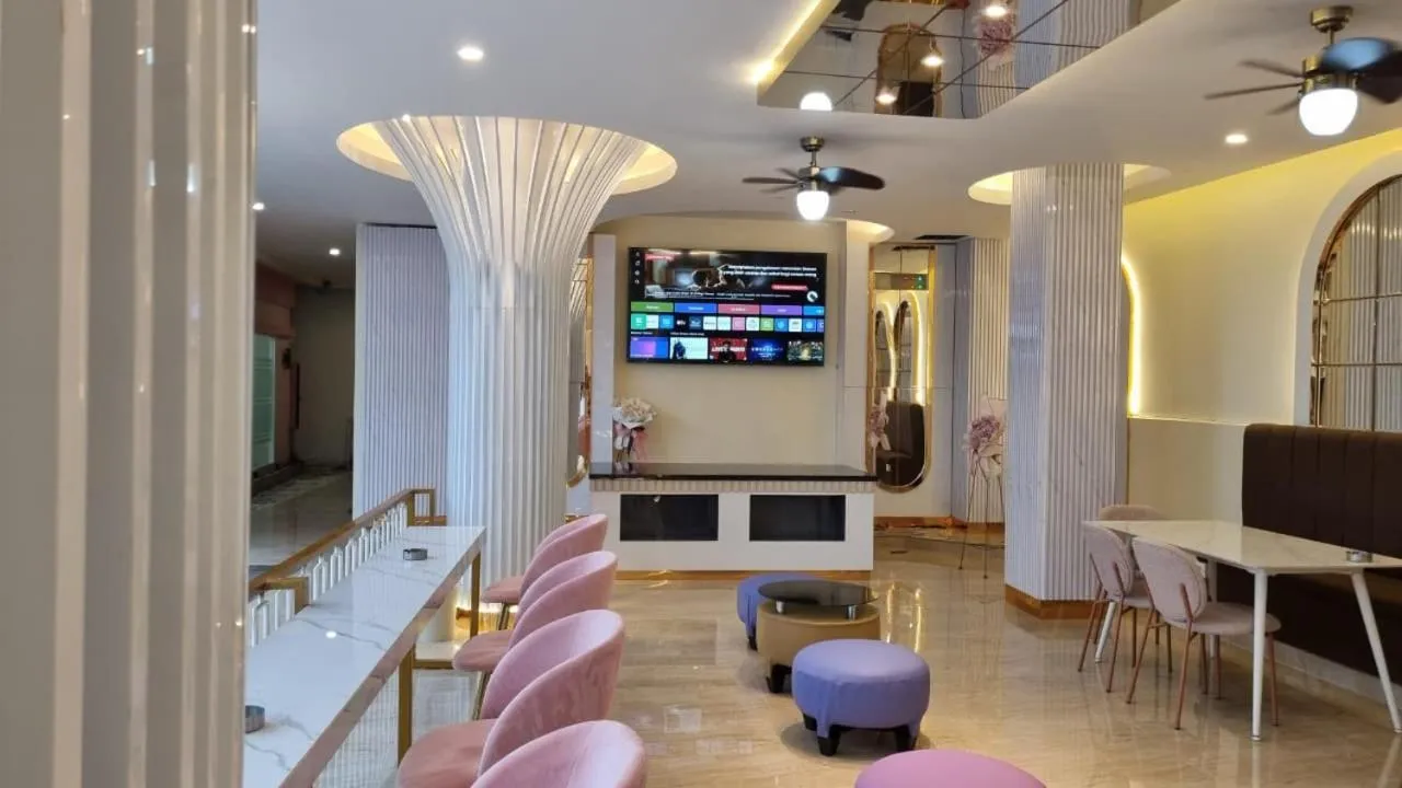 Property building in VICTORIA INN