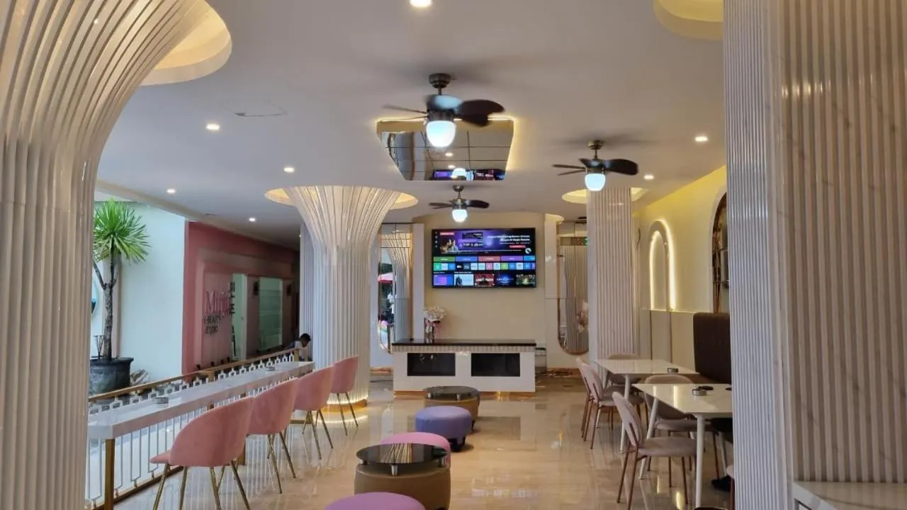 Property building in VICTORIA INN