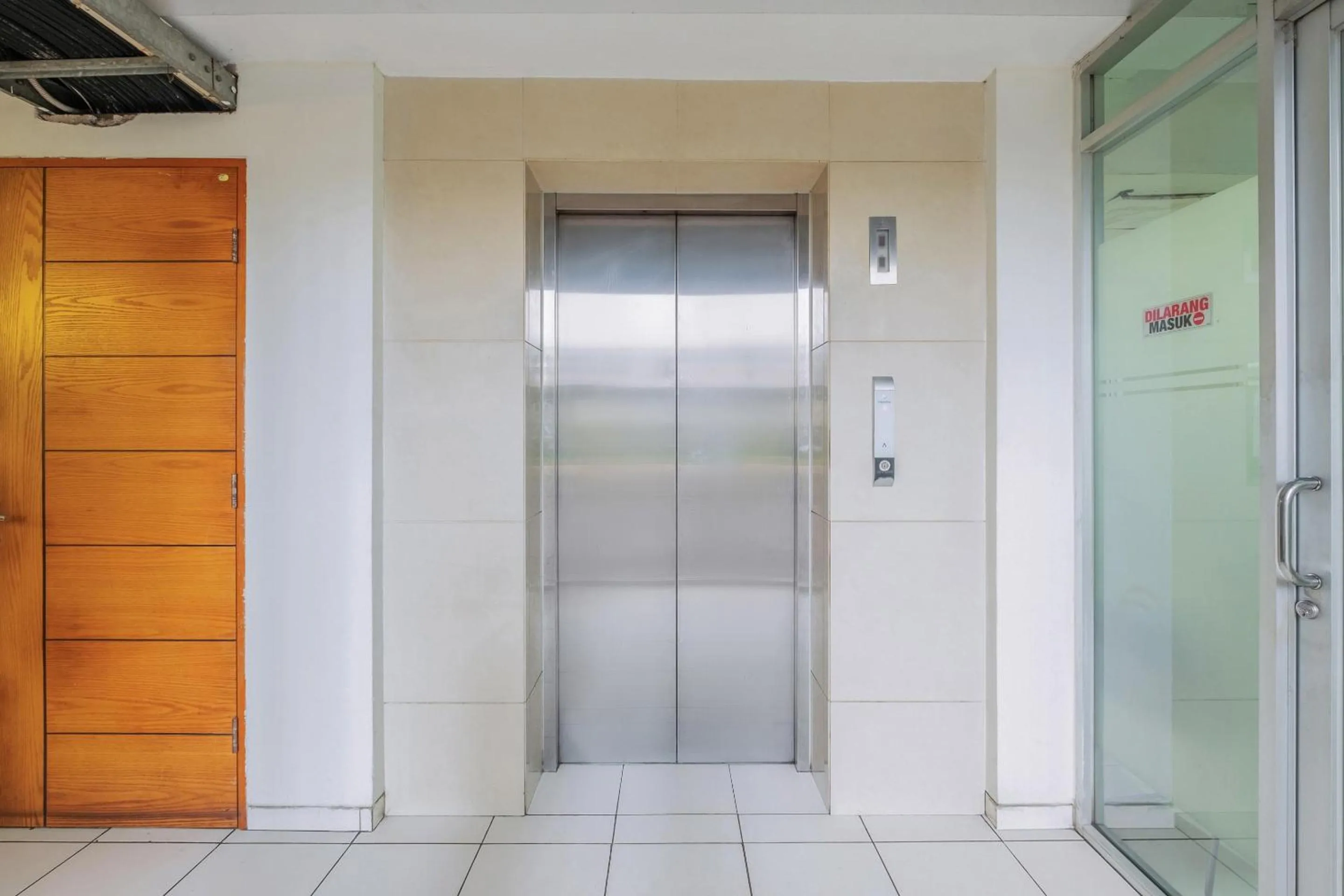 Lobby or reception in Collection O 818 Micasa Residence