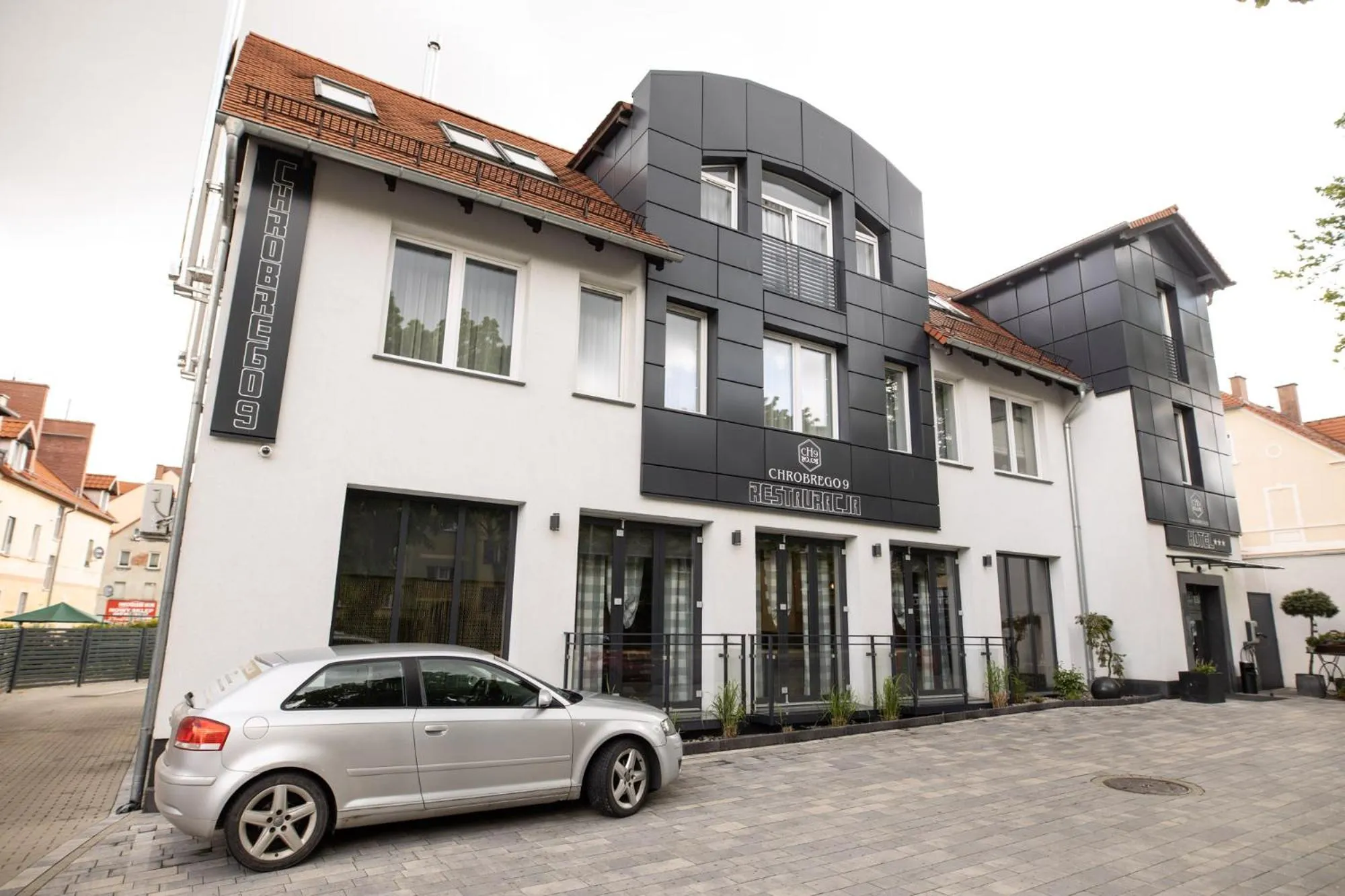 Property building in Hotel Chrobrego9
