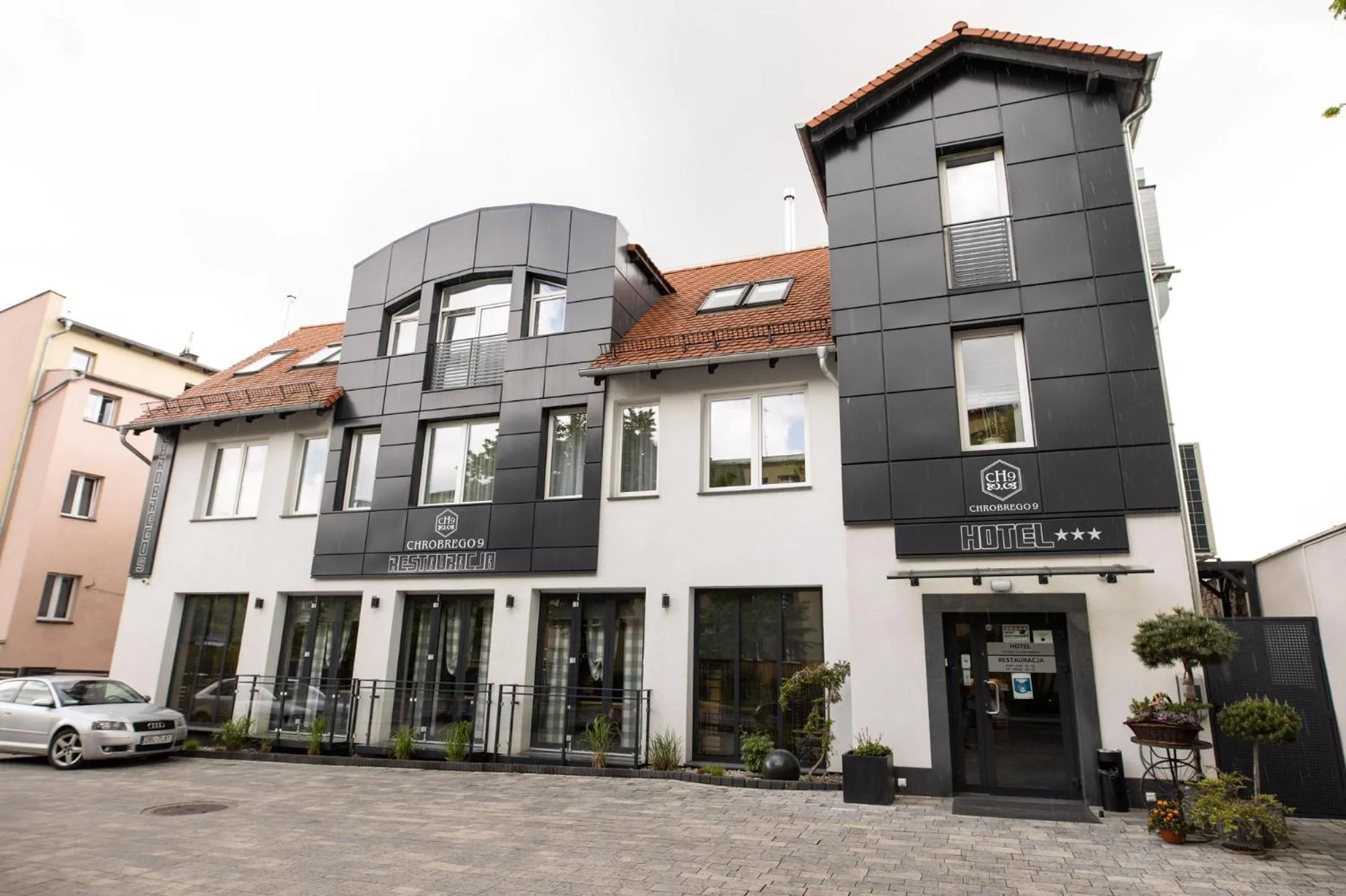 Property building in Hotel Chrobrego9