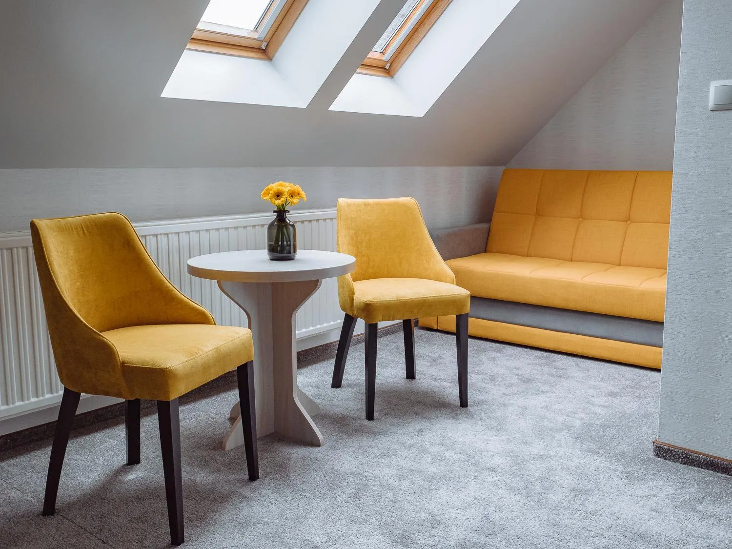 Seating area in Hotel Chrobrego9