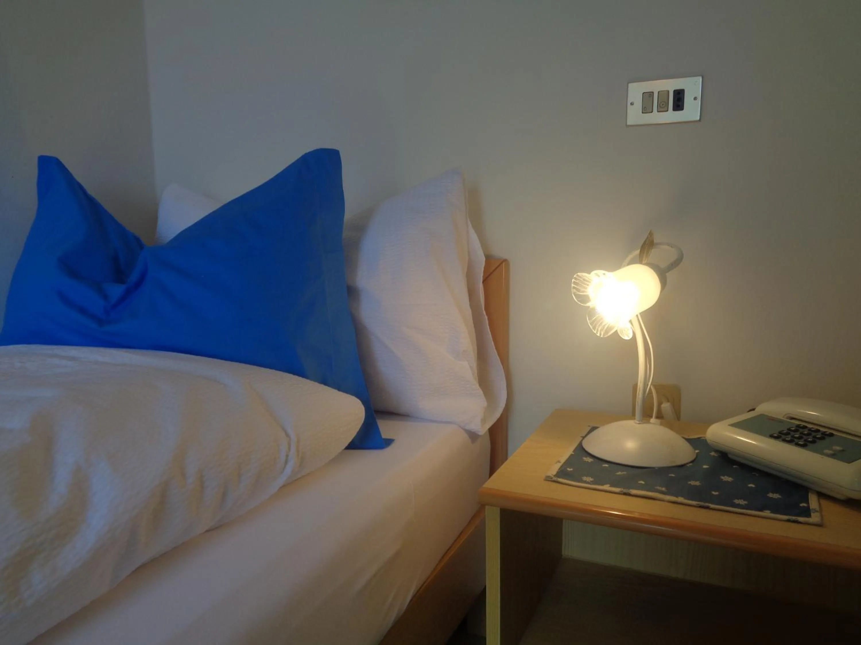 Bedroom, Bed in Hotel Garni Suisse