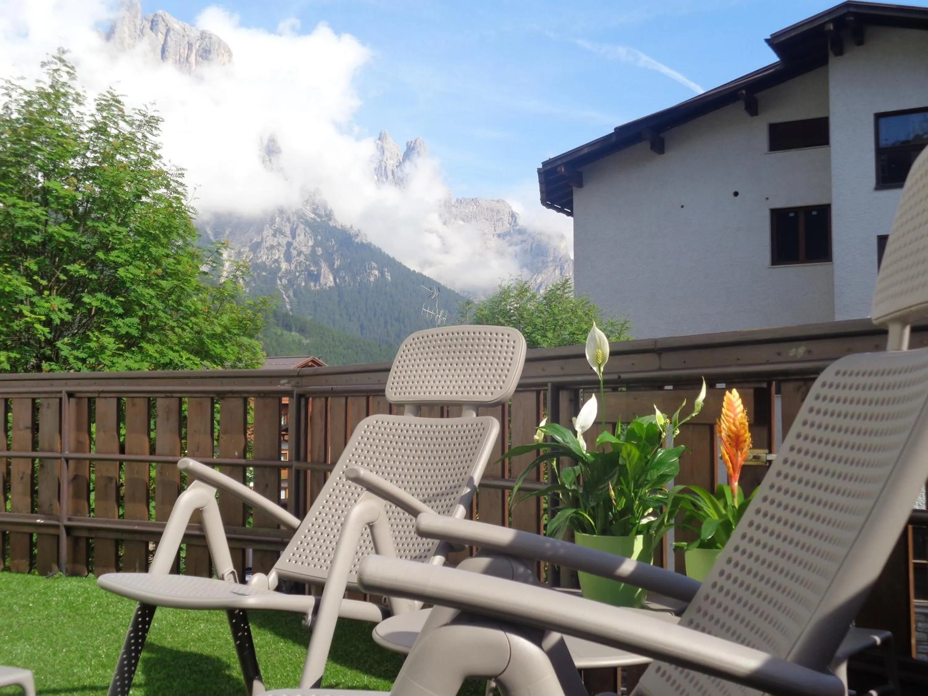 Patio in Hotel Garni Suisse