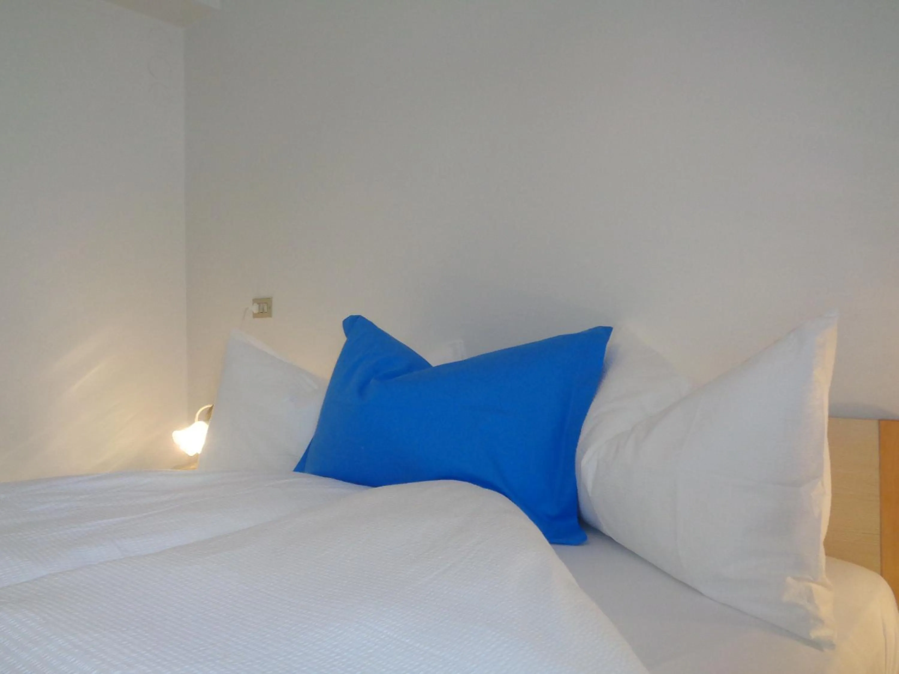 Bedroom, Bed in Hotel Garni Suisse