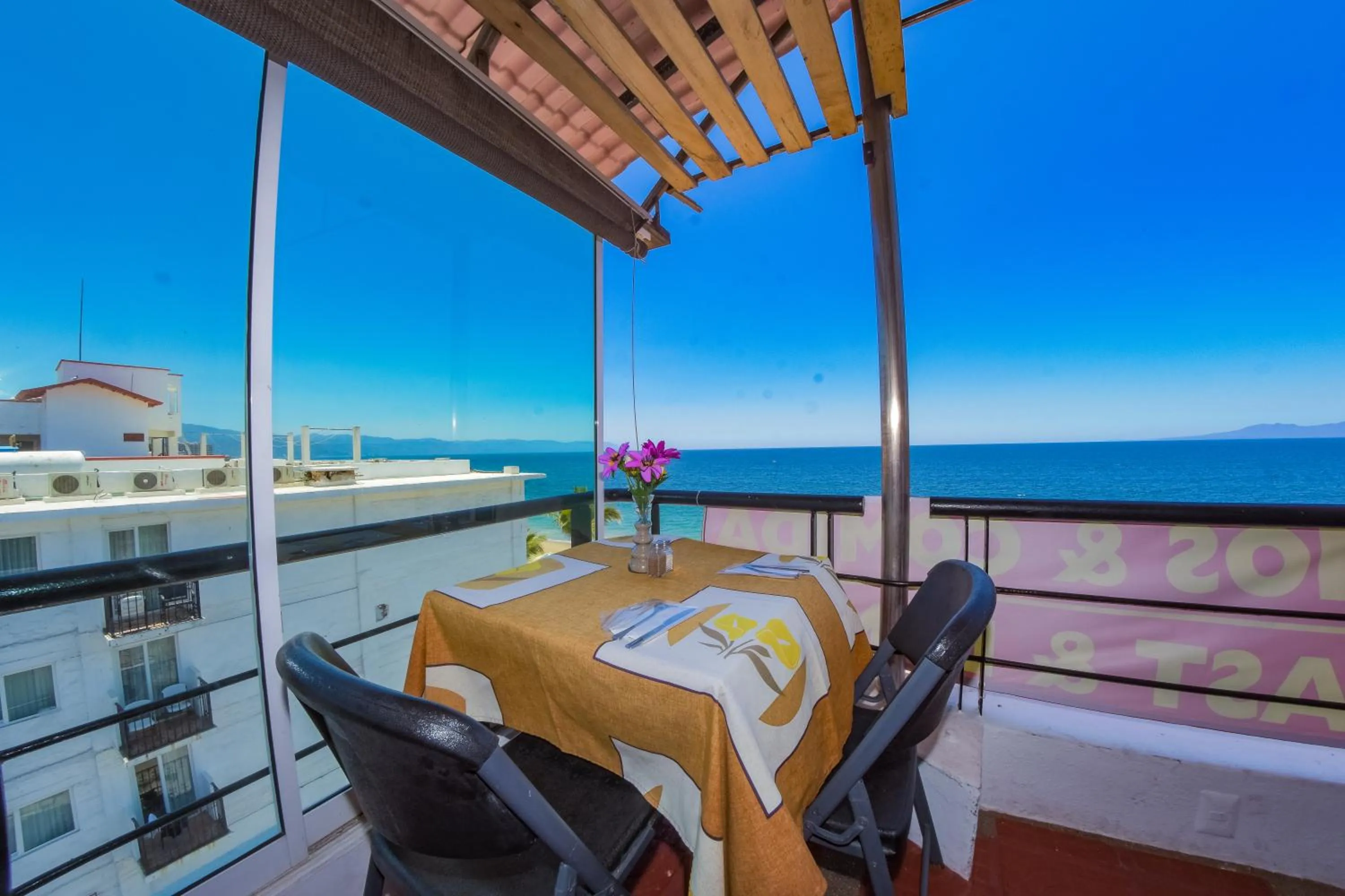 Restaurant/places to eat in Hotel Suites Nadia Puerto Vallarta