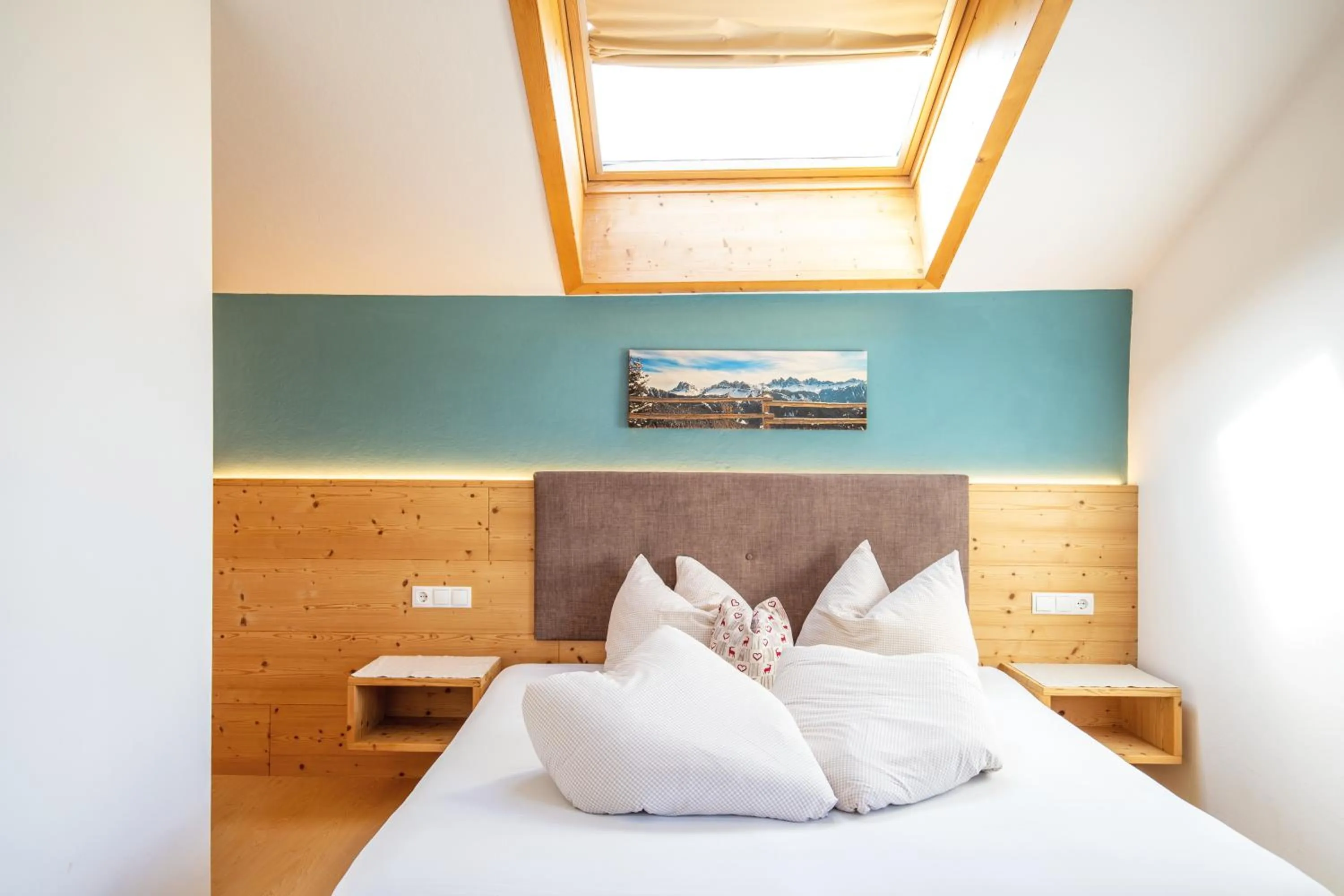 Staff, Bed in Residence Alpenrose