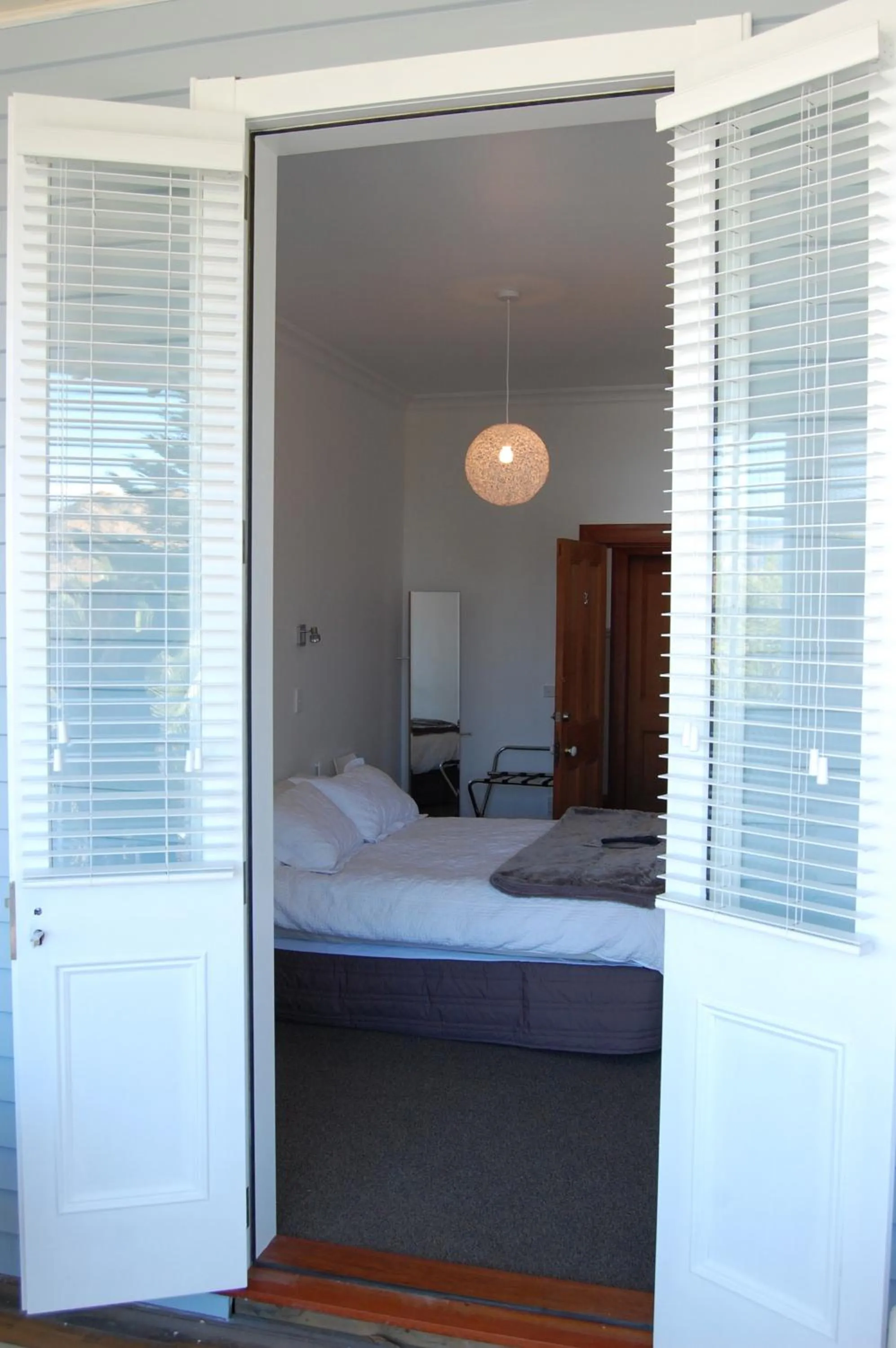 Bed in Ōtoromiro Hotel