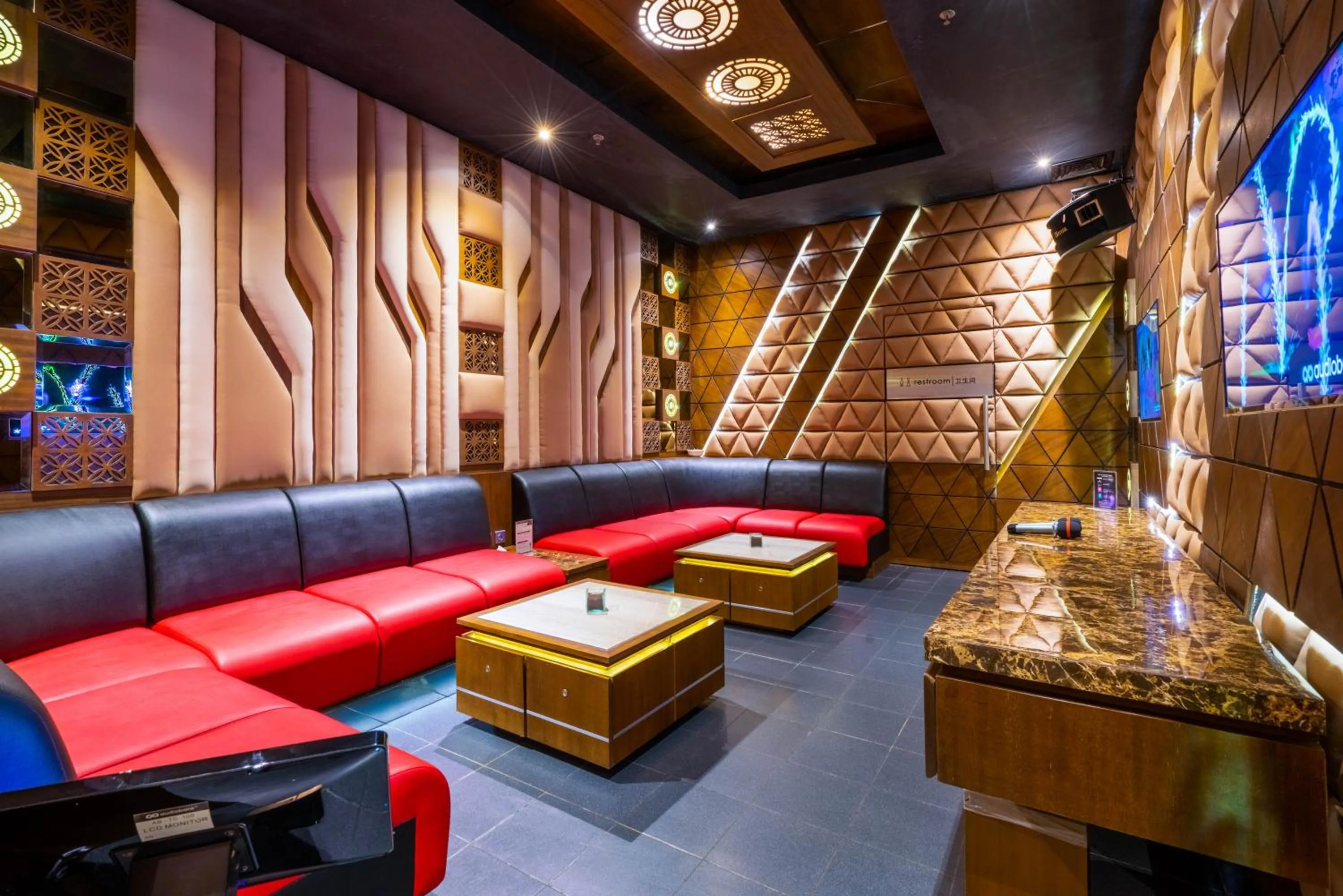 Nightclub / DJ in VOUK Hotel and Suites Nusa Dua Bali