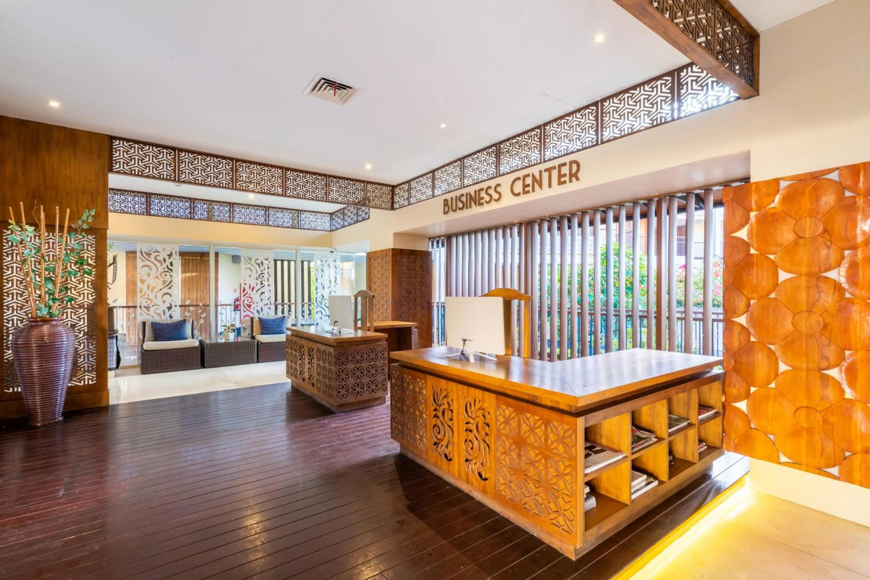 Lobby or reception in VOUK Hotel and Suites Nusa Dua Bali