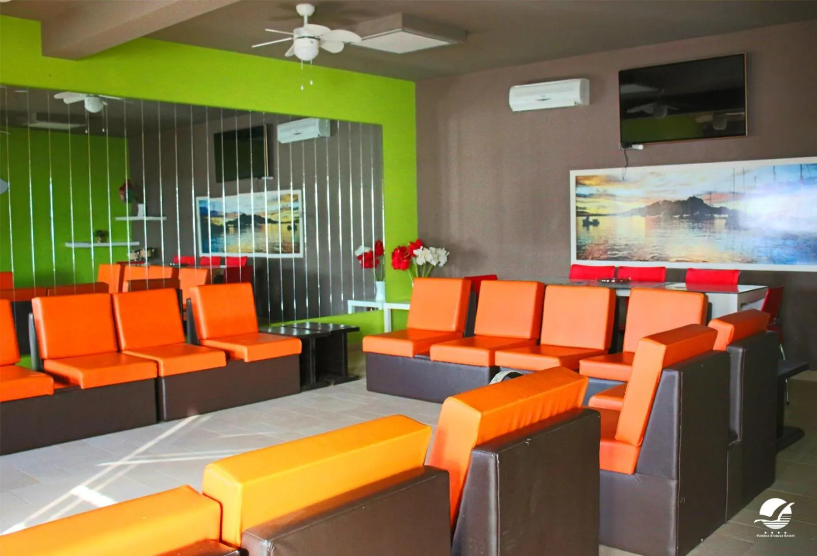 Communal lounge/ TV room in Pombas Brancas Resort