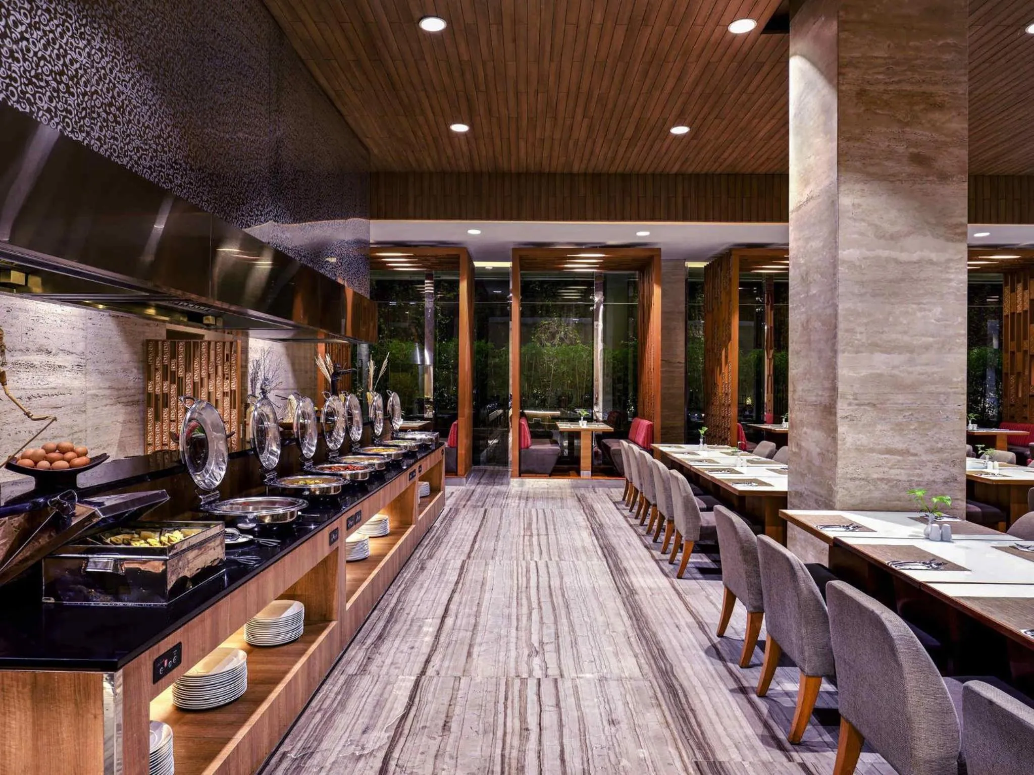 Restaurant/places to eat in Grand Mercure Jakarta Harmoni