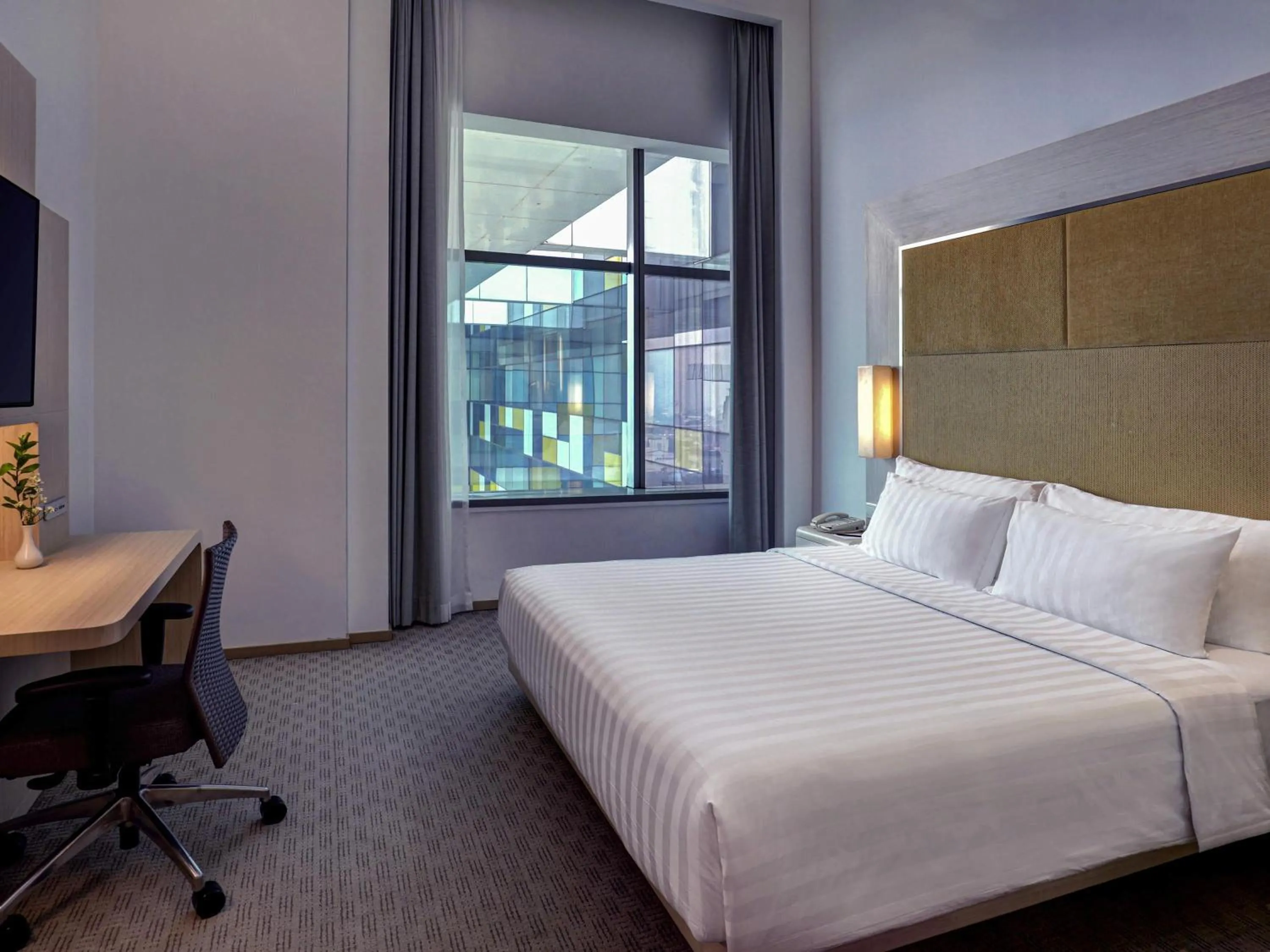 Bedroom, Bed in Grand Mercure Jakarta Harmoni