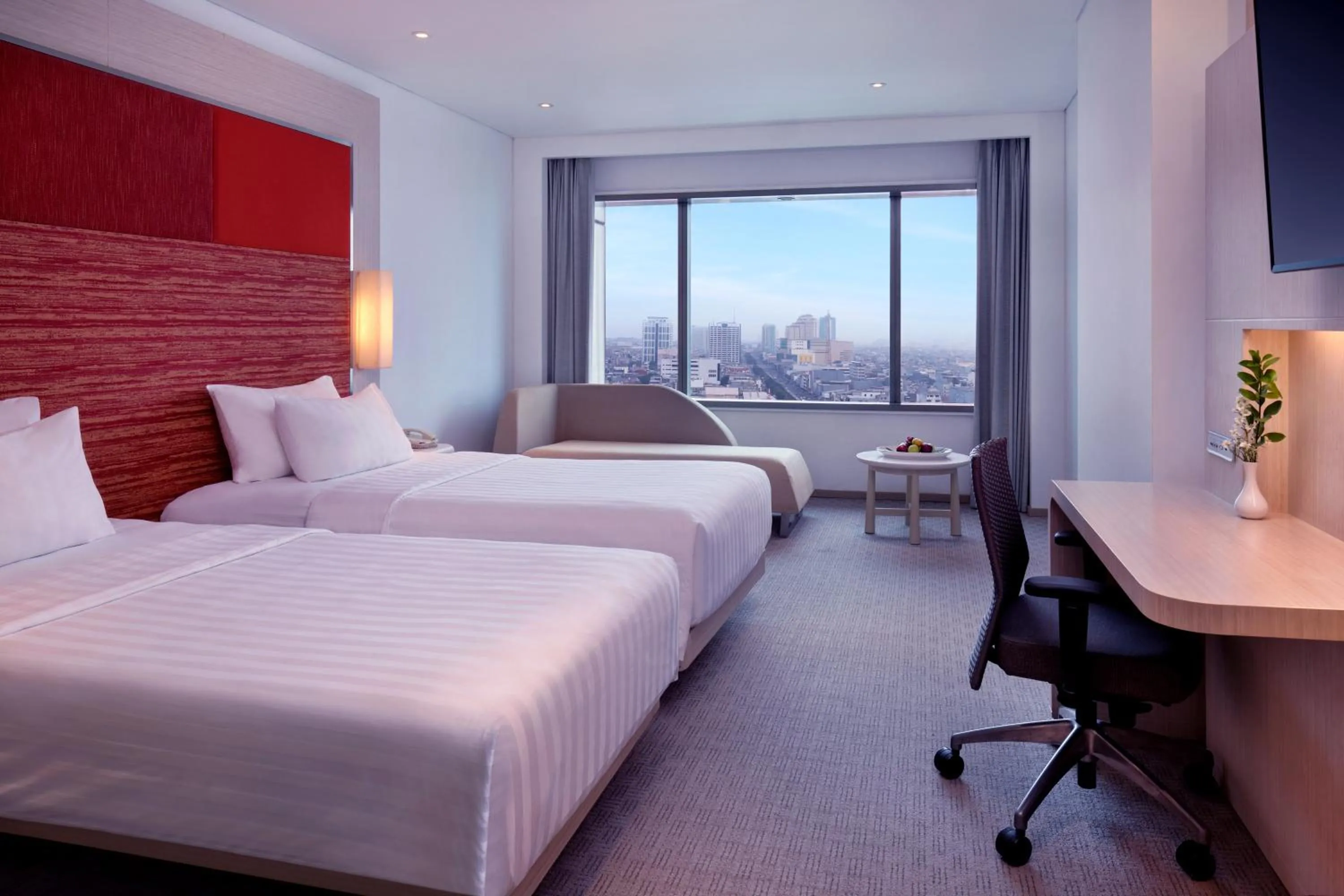 Bed in Grand Mercure Jakarta Harmoni