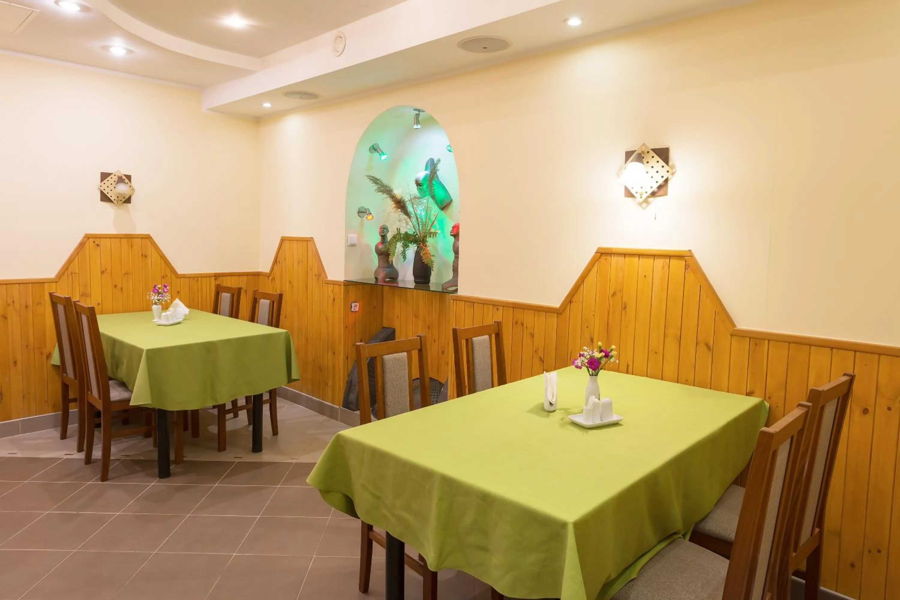 Restaurant/places to eat in Hotel Vita