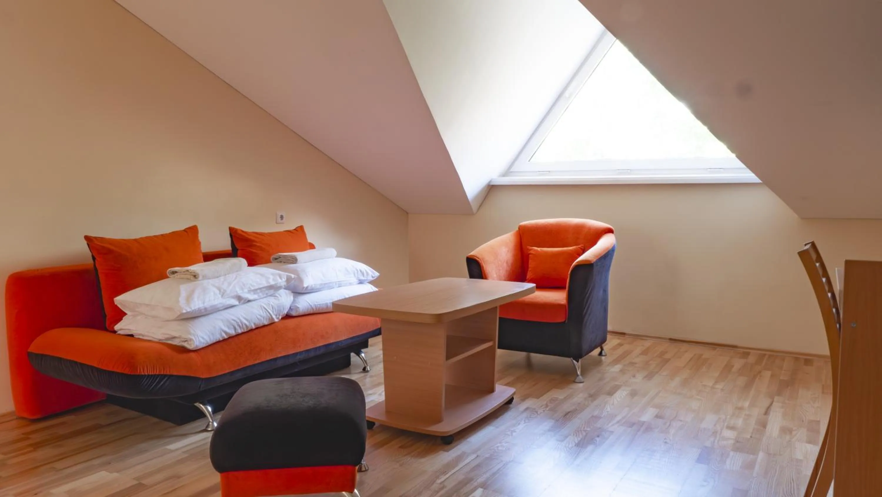 Living room, Bed in Hotel Vita