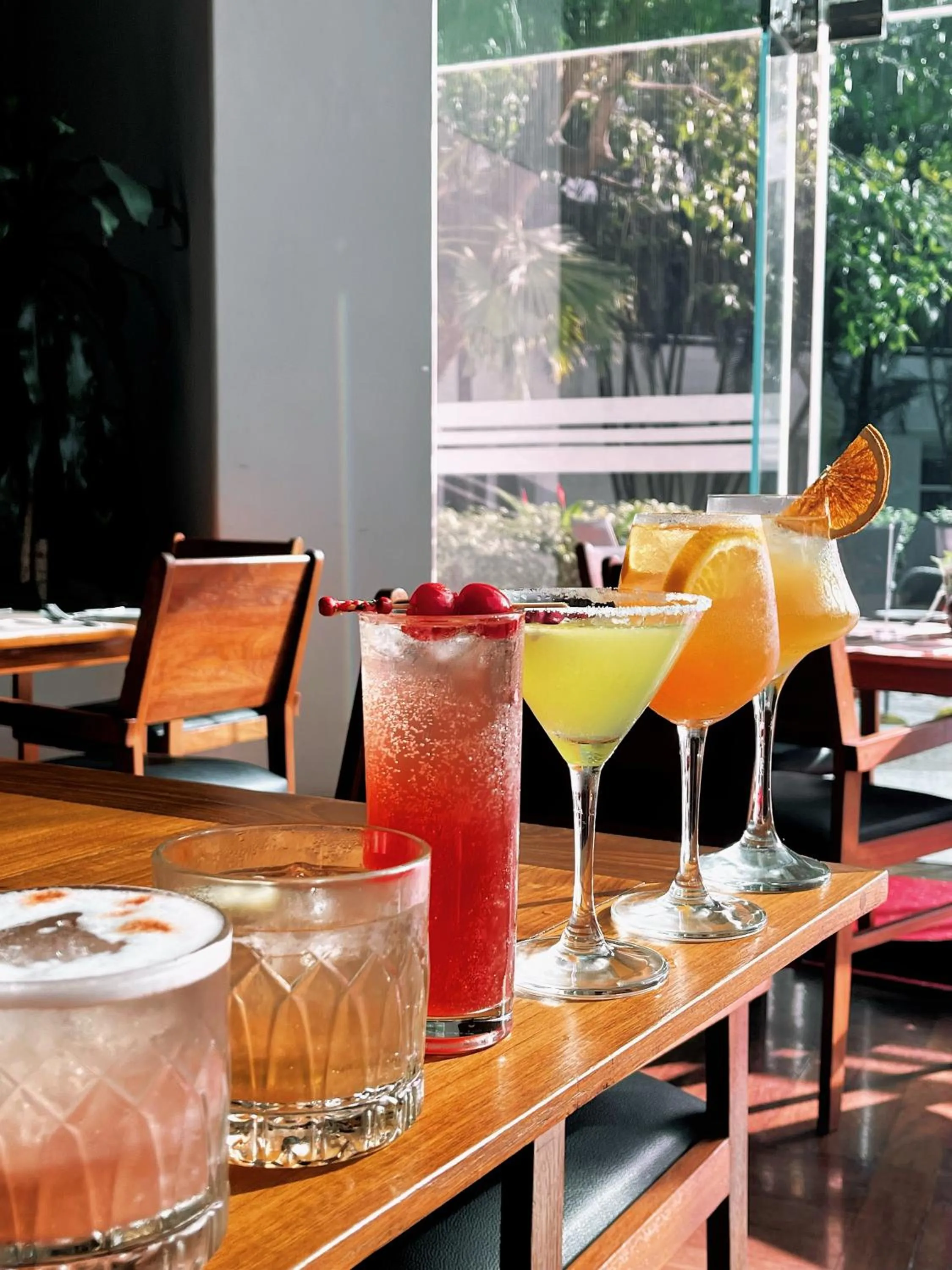 Lounge or bar in Inya Lake Hotel Yangon