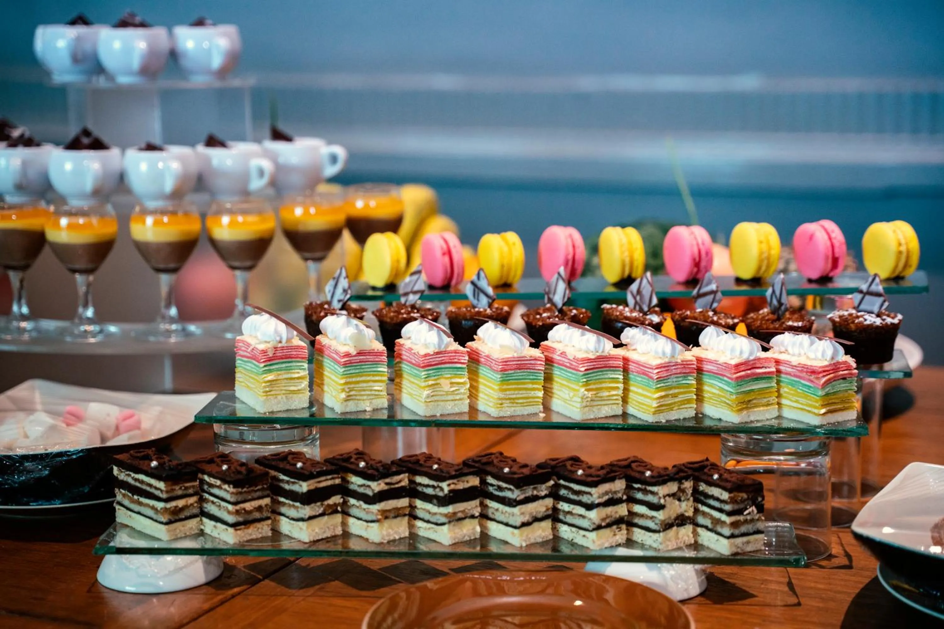 Food and drinks in Inya Lake Hotel Yangon