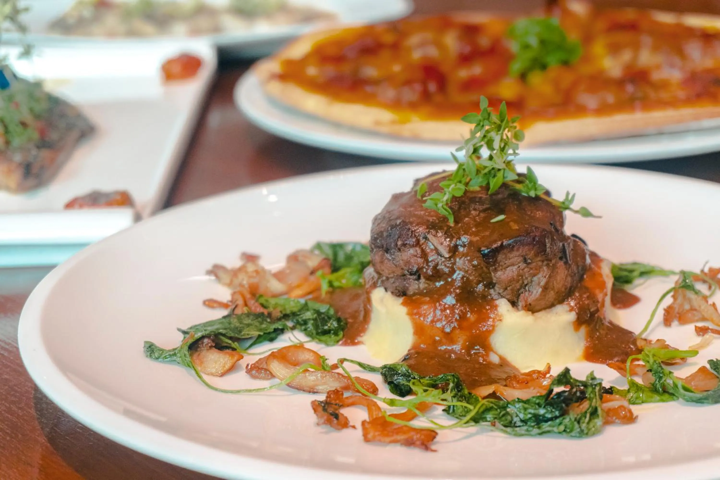 Restaurant/places to eat in Inya Lake Hotel Yangon