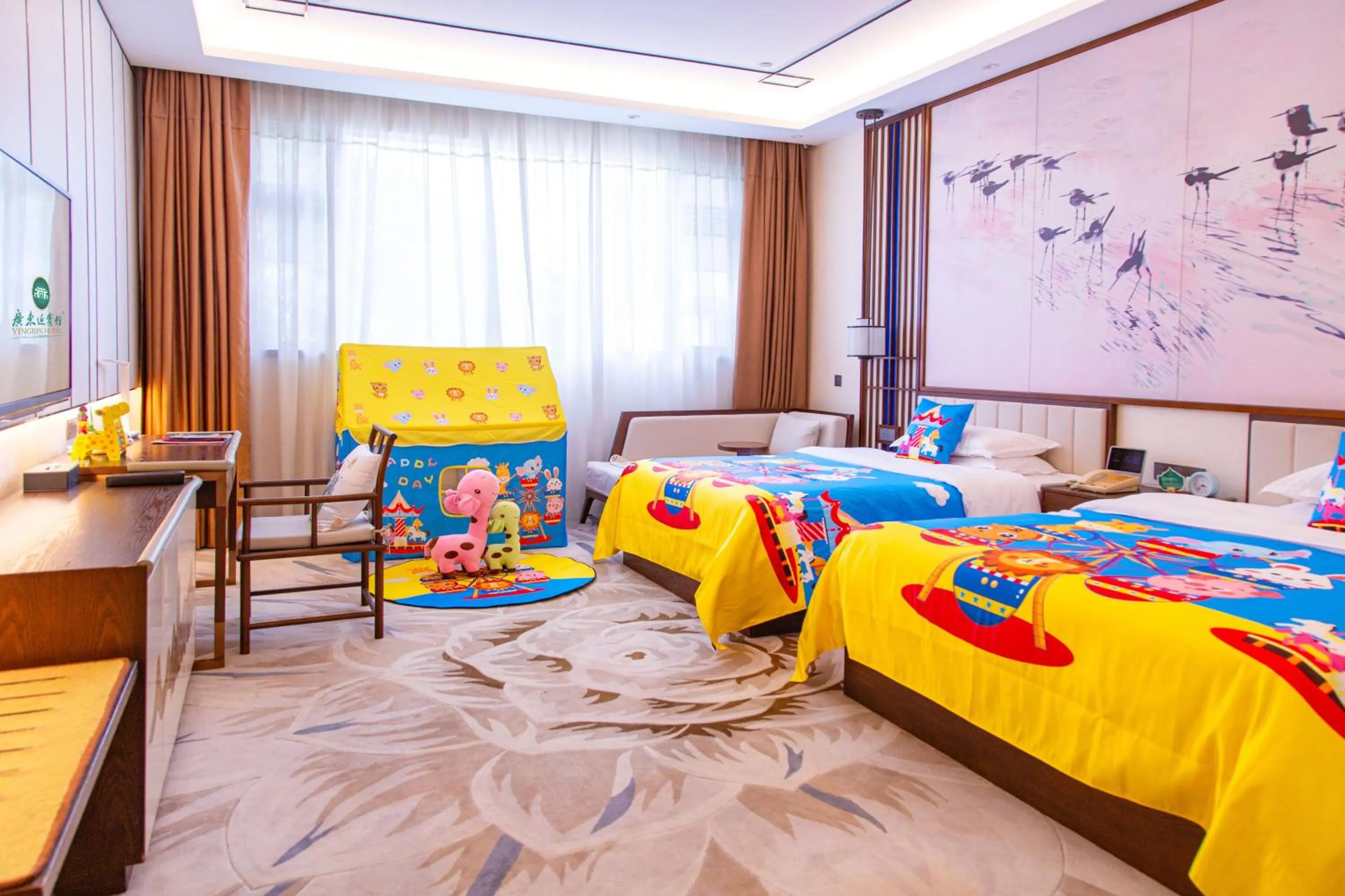 Bed in Guangdong Yingbin Hotel