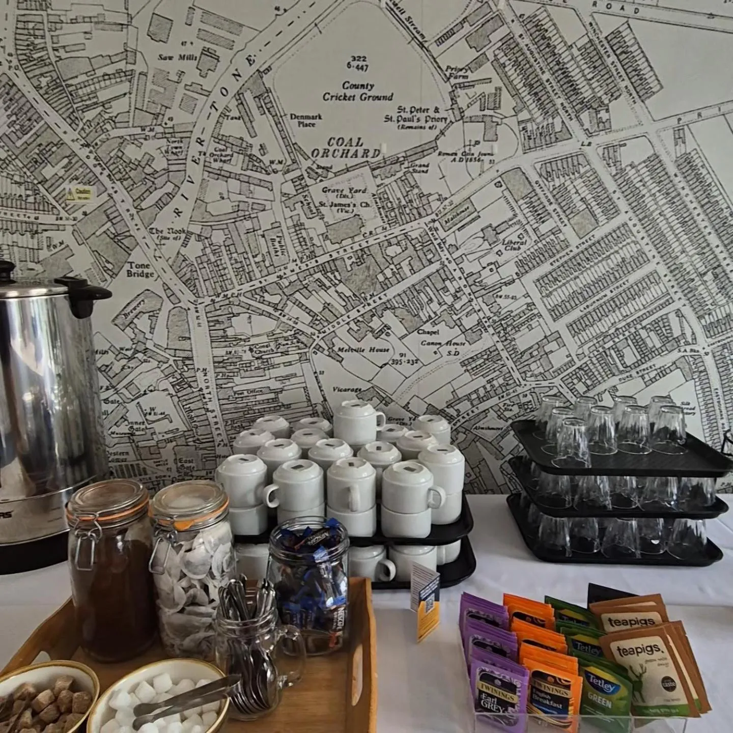 Coffee/tea facilities in The Great Western Hotel