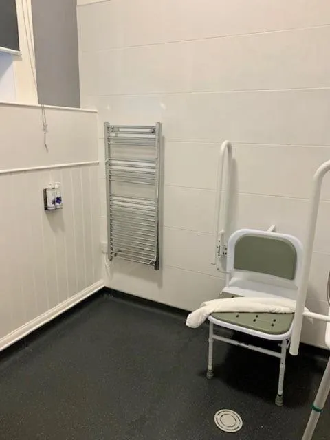 Shower in The Great Western Hotel