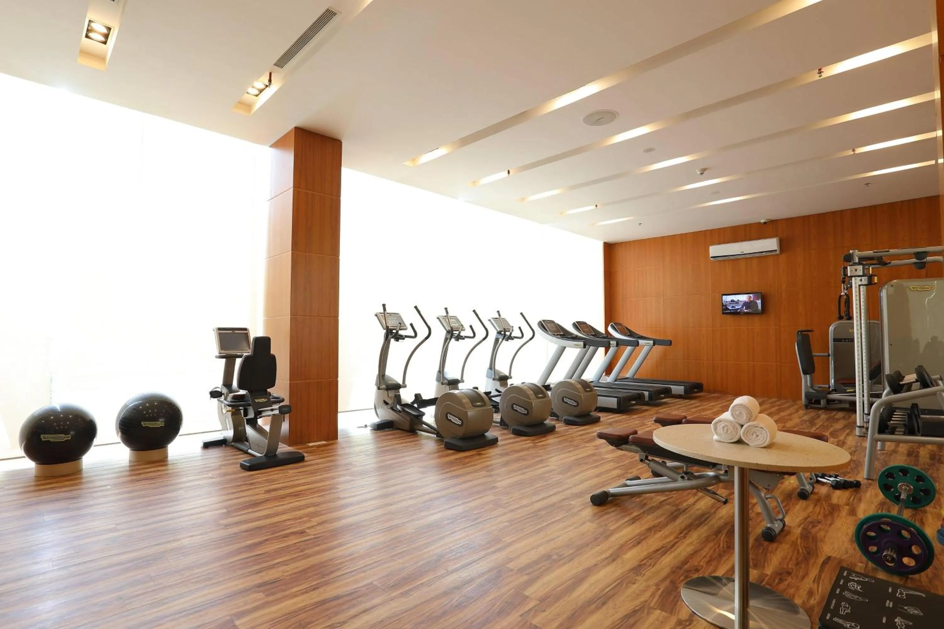 Fitness centre/facilities in Courtyard by Marriott Kochi Airport