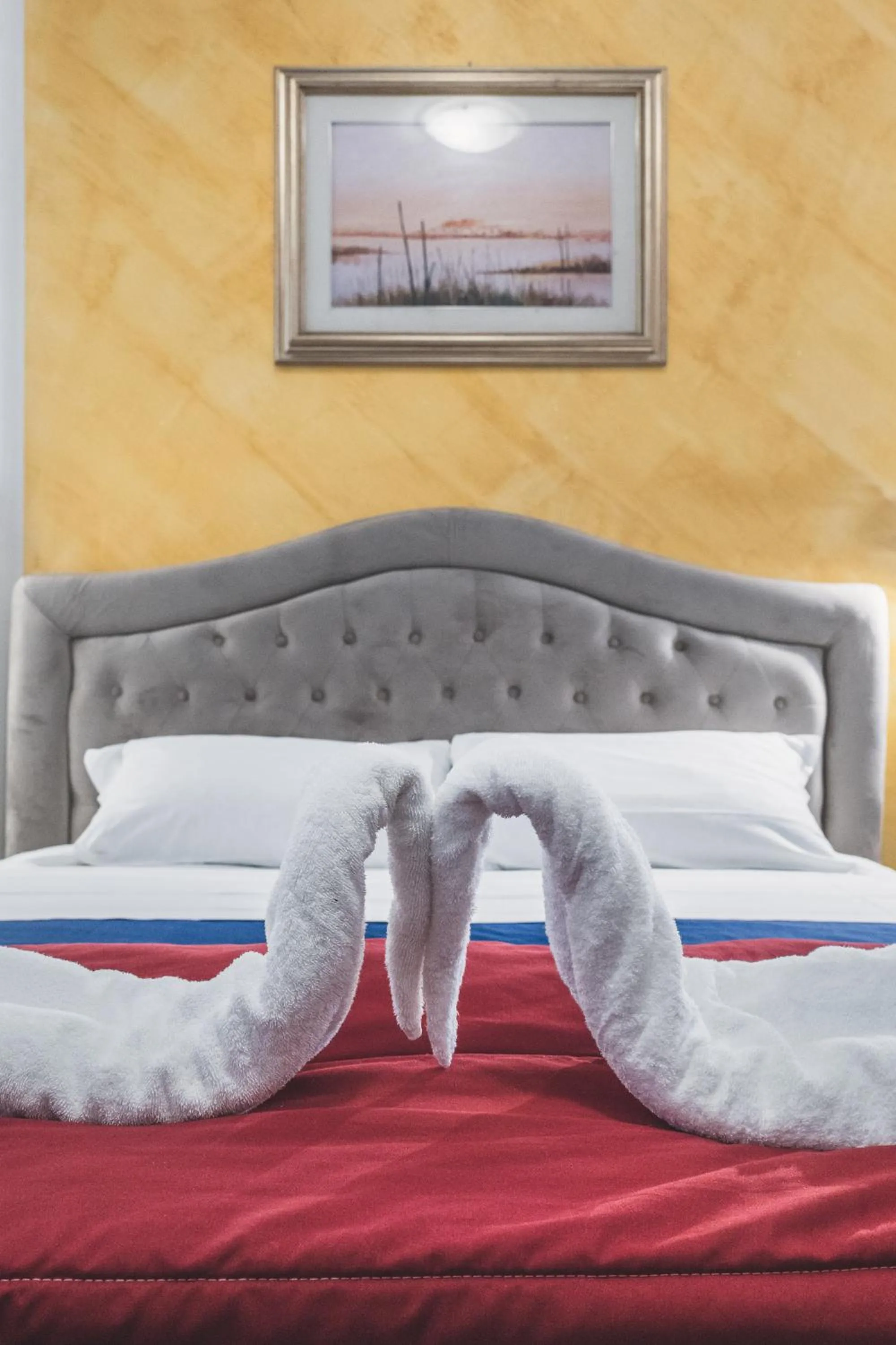 Bulldog Station Apartments with private WC, AC, TV