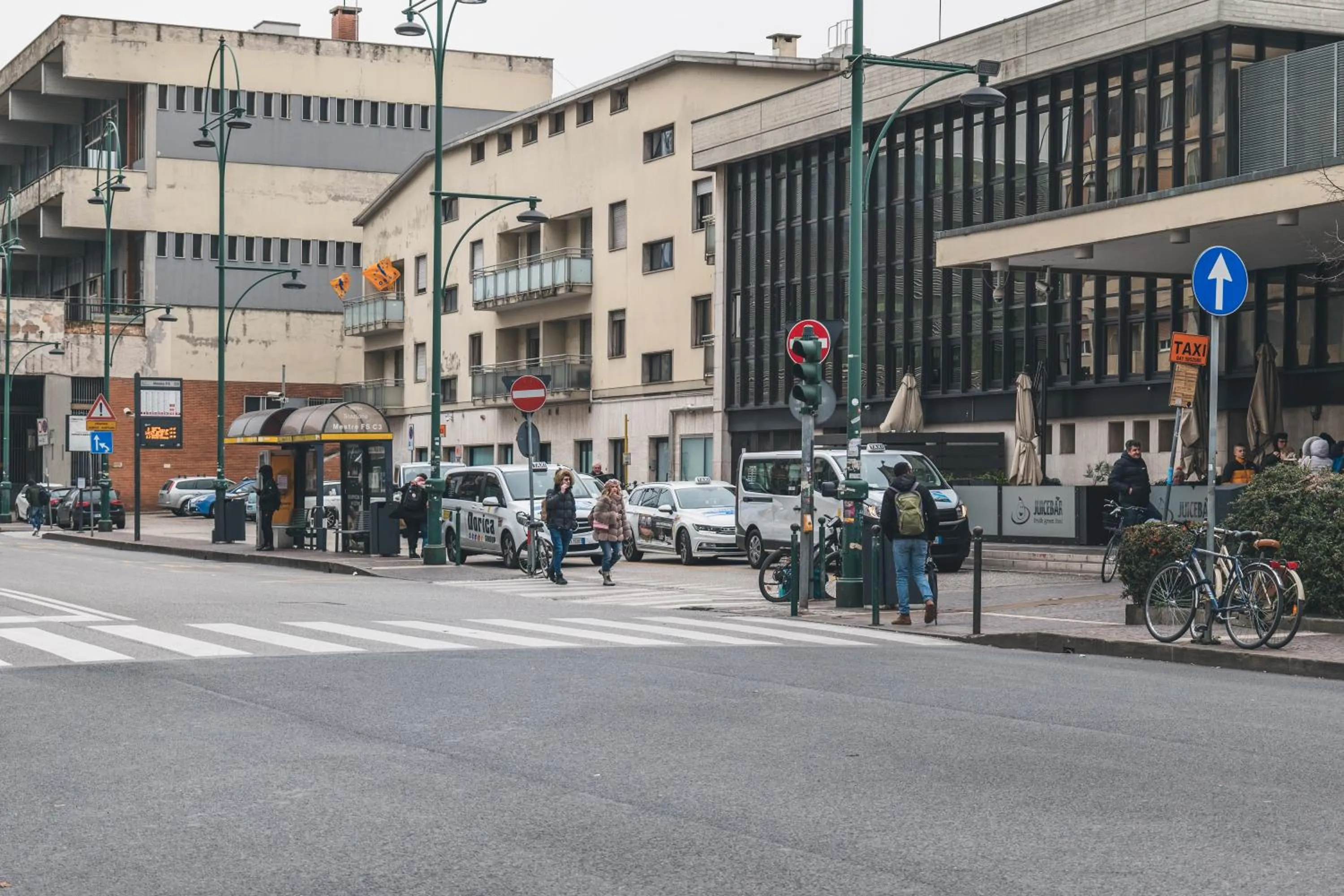 Bulldog Station Apartments with private WC, AC, TV