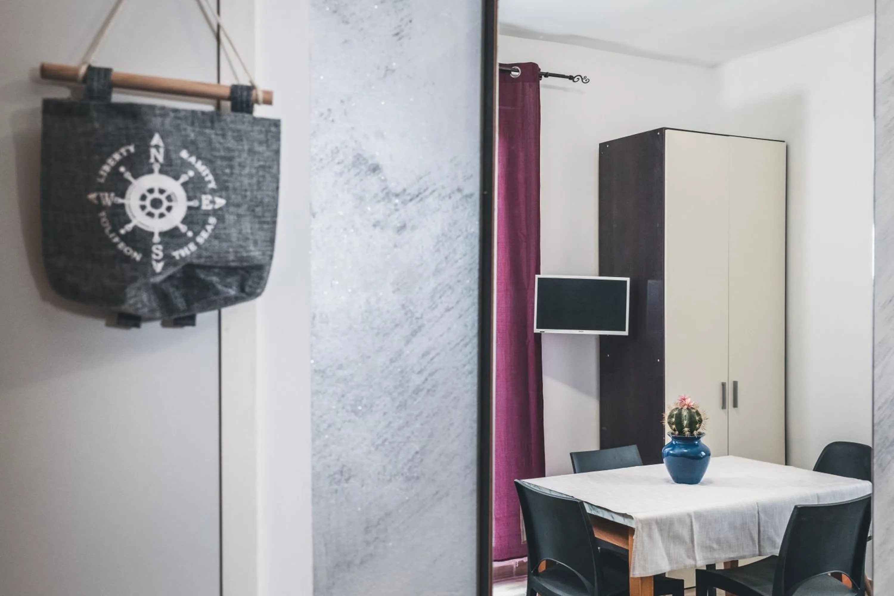 Bulldog Station Apartments with private WC, AC, TV