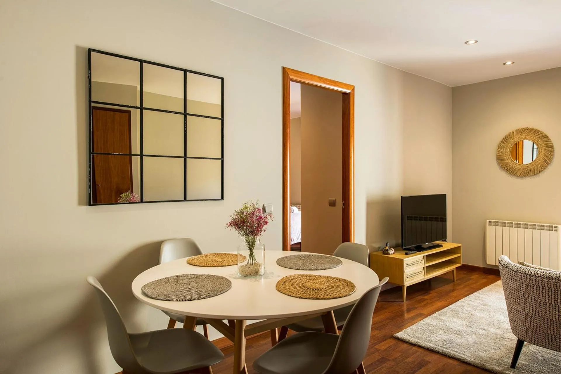 Dining area in UP ROOMS BANYOLES