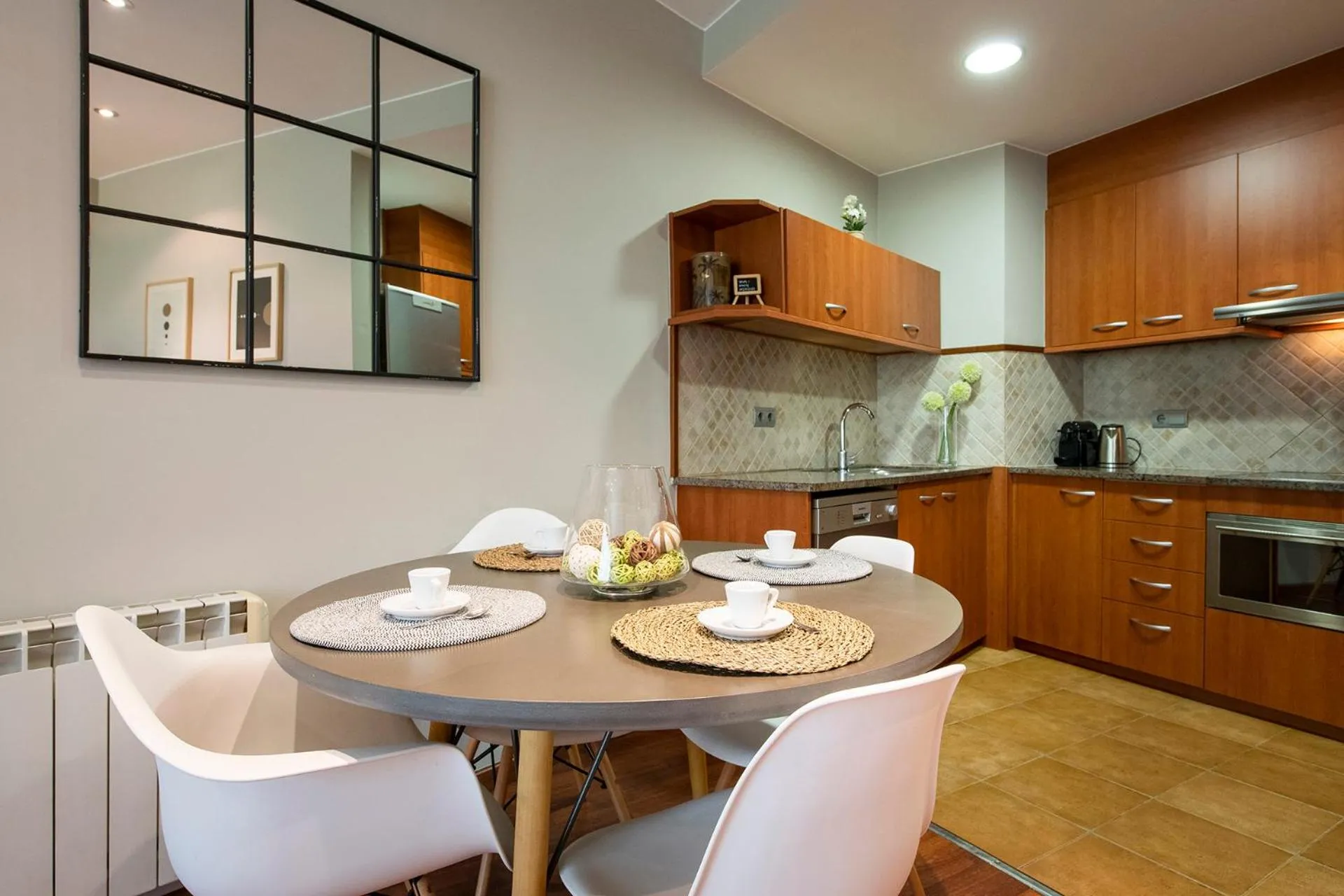 Kitchen or kitchenette in UP ROOMS BANYOLES
