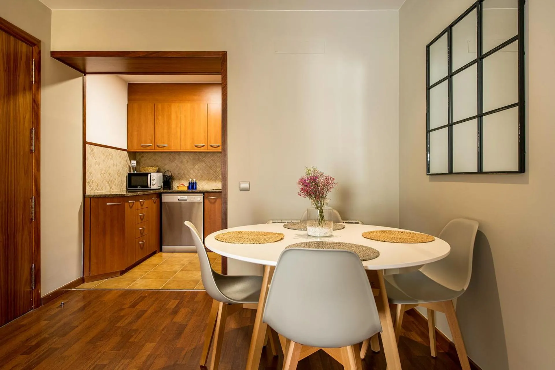 Kitchen or kitchenette in UP ROOMS BANYOLES