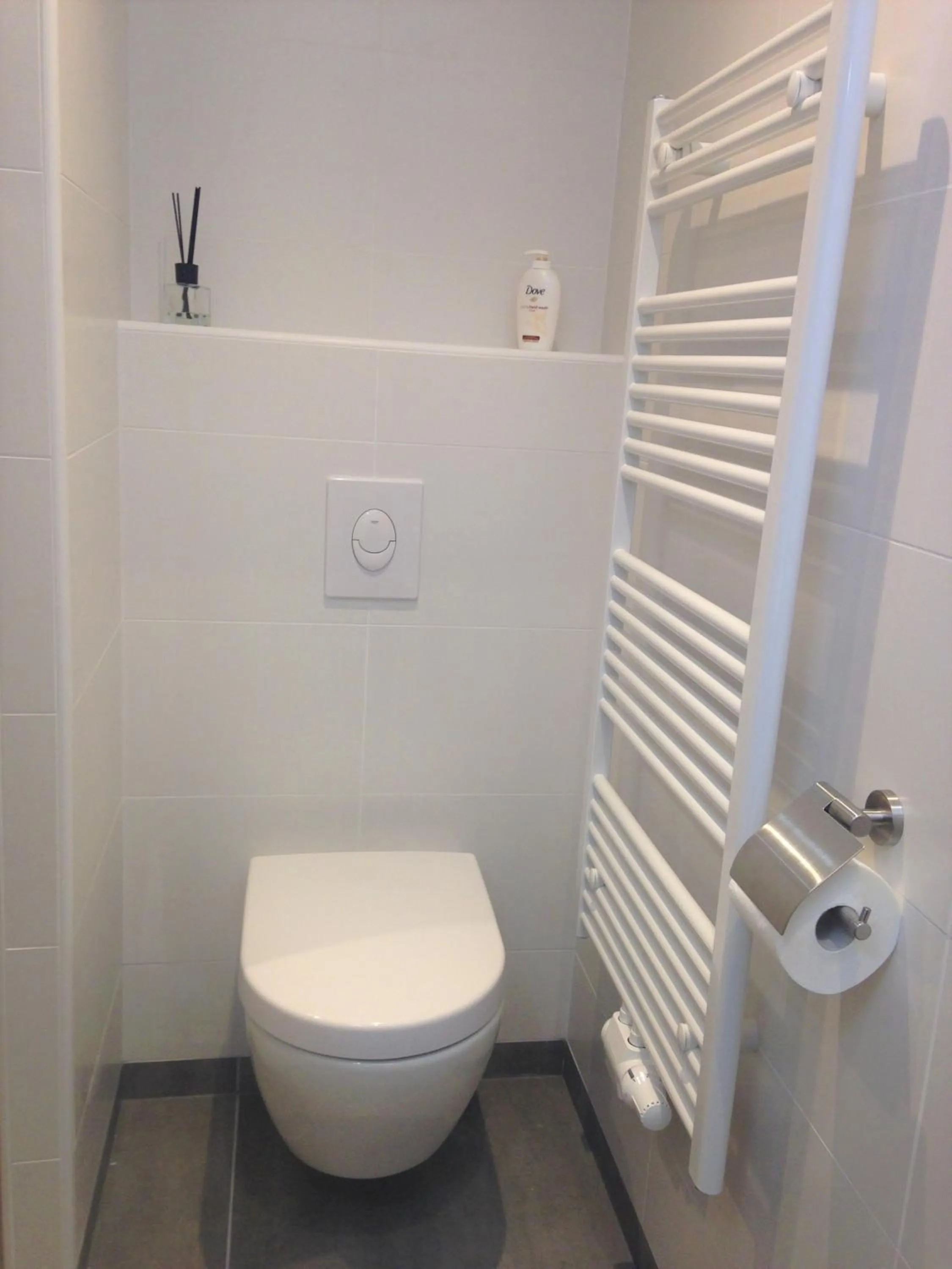 Bathroom in Westerschelde B&B