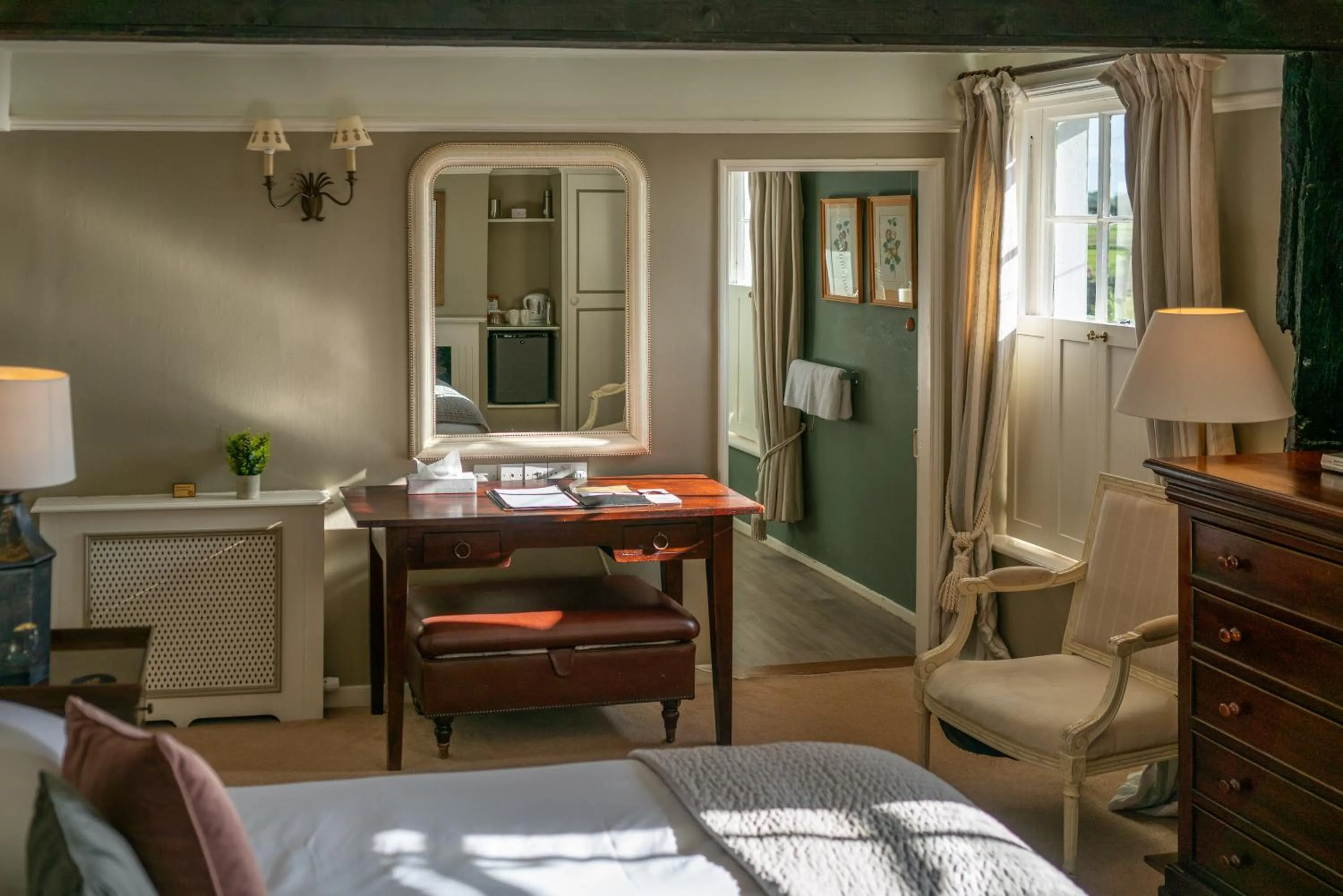 Bedroom, Bed in The Royal Oak Inn