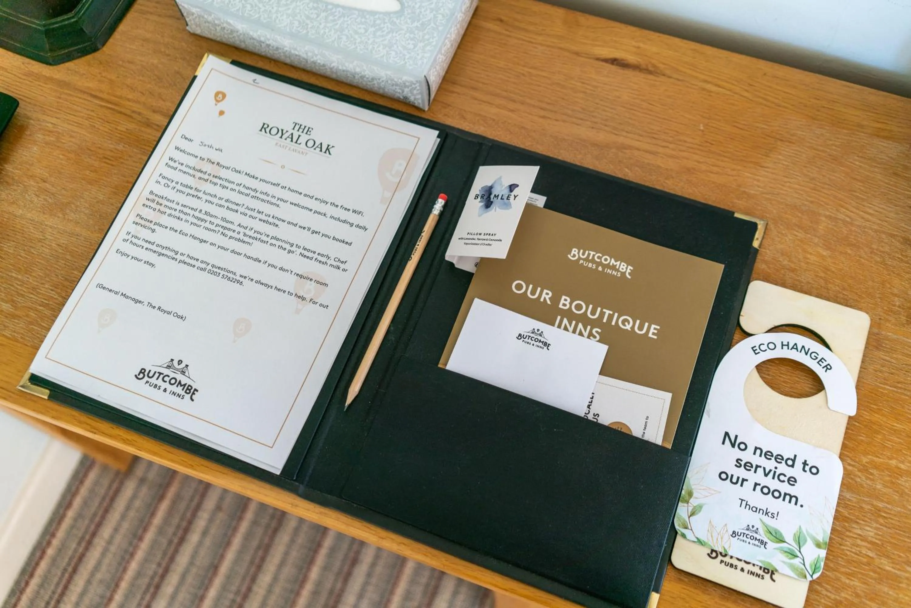 Logo/Certificate/Sign in The Royal Oak Inn