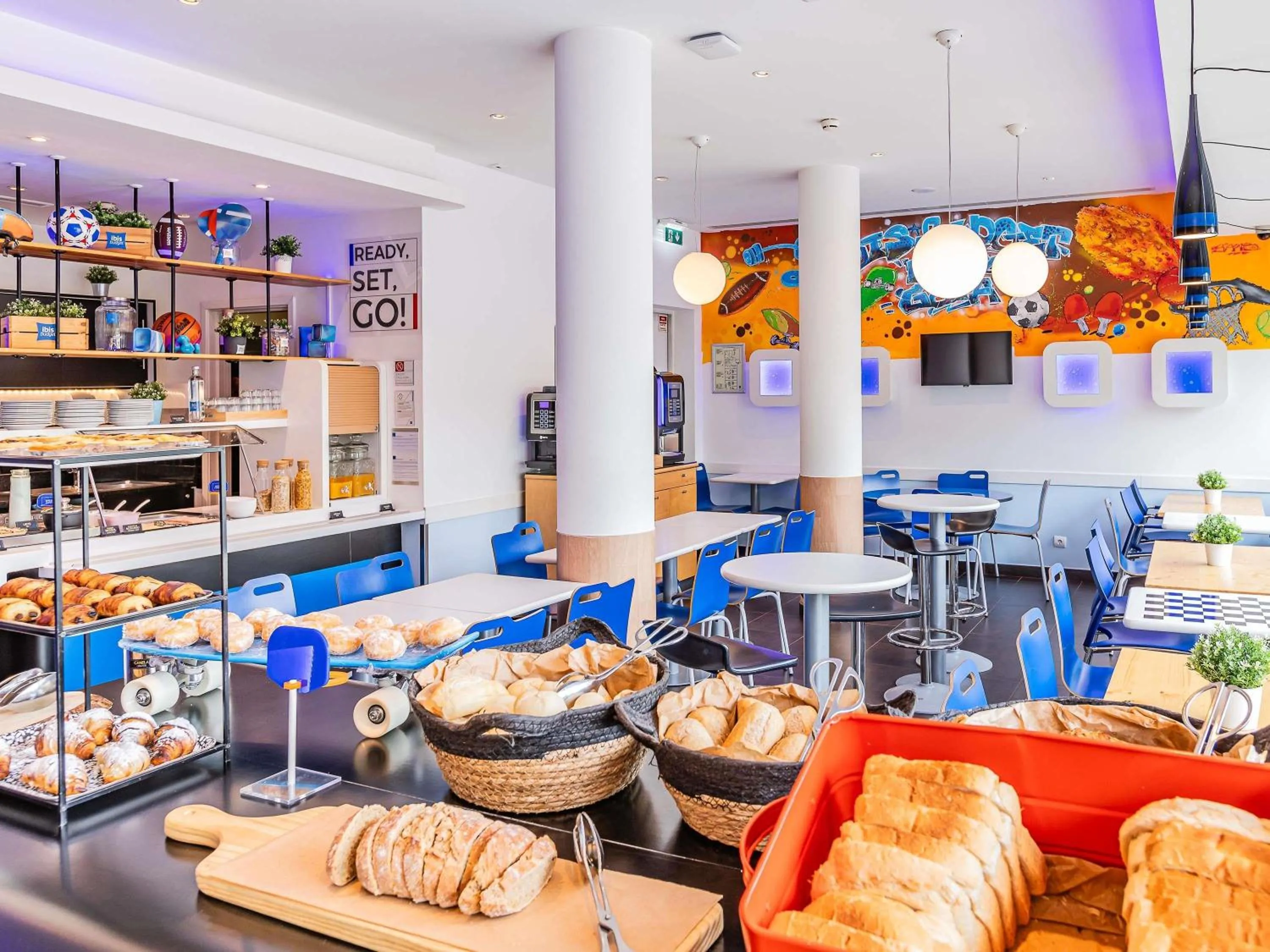 Breakfast in Hotel ibis Budget Porto Gaia