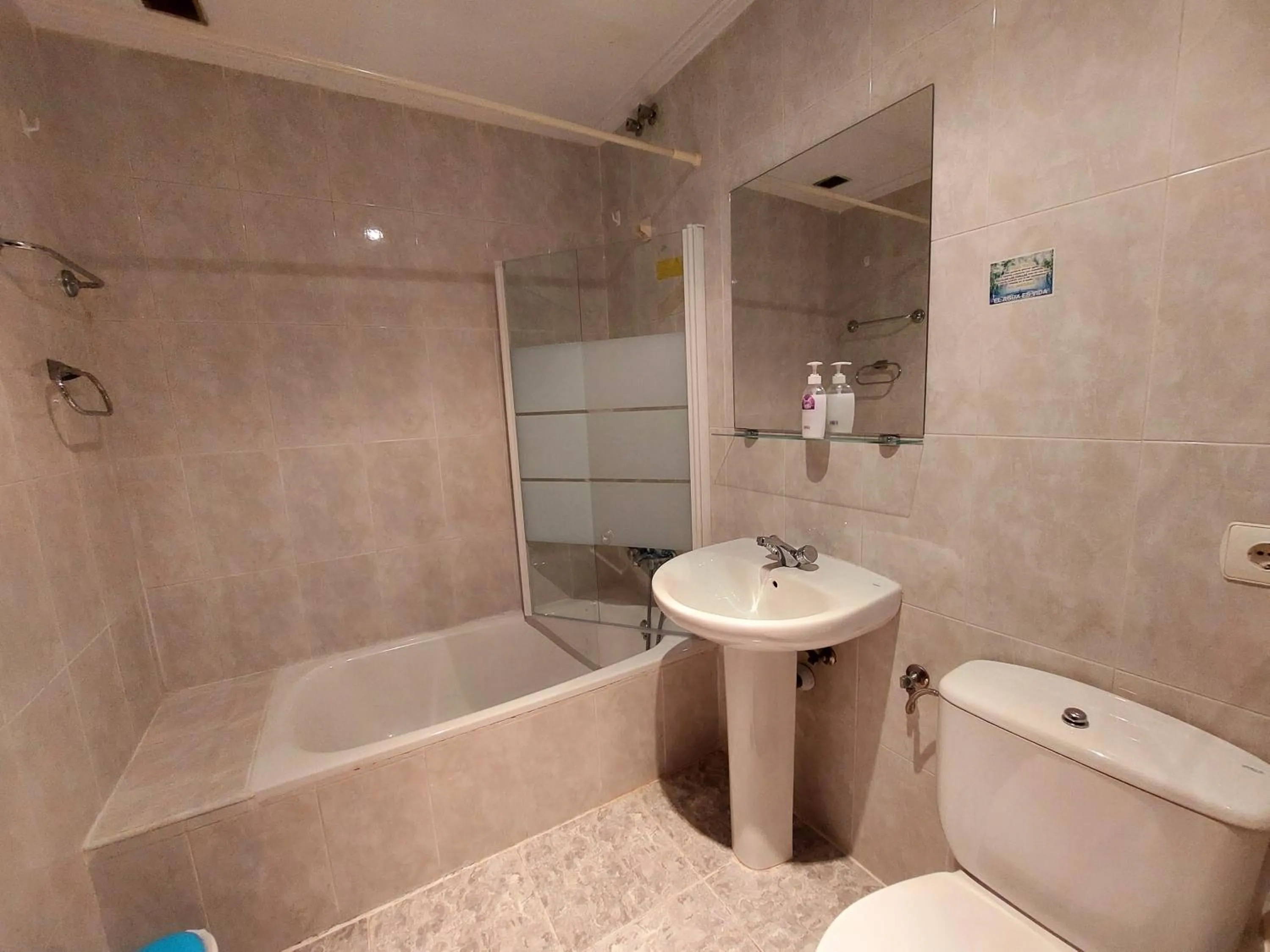 Bathroom in Apartahotel portal de leon