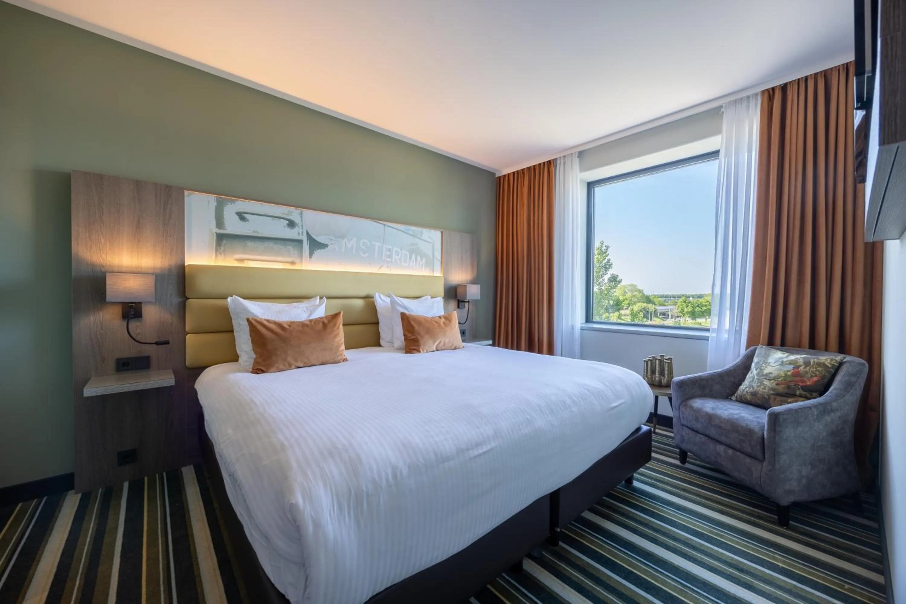 Bedroom, Bed in Leonardo Royal Hotel Amsterdam