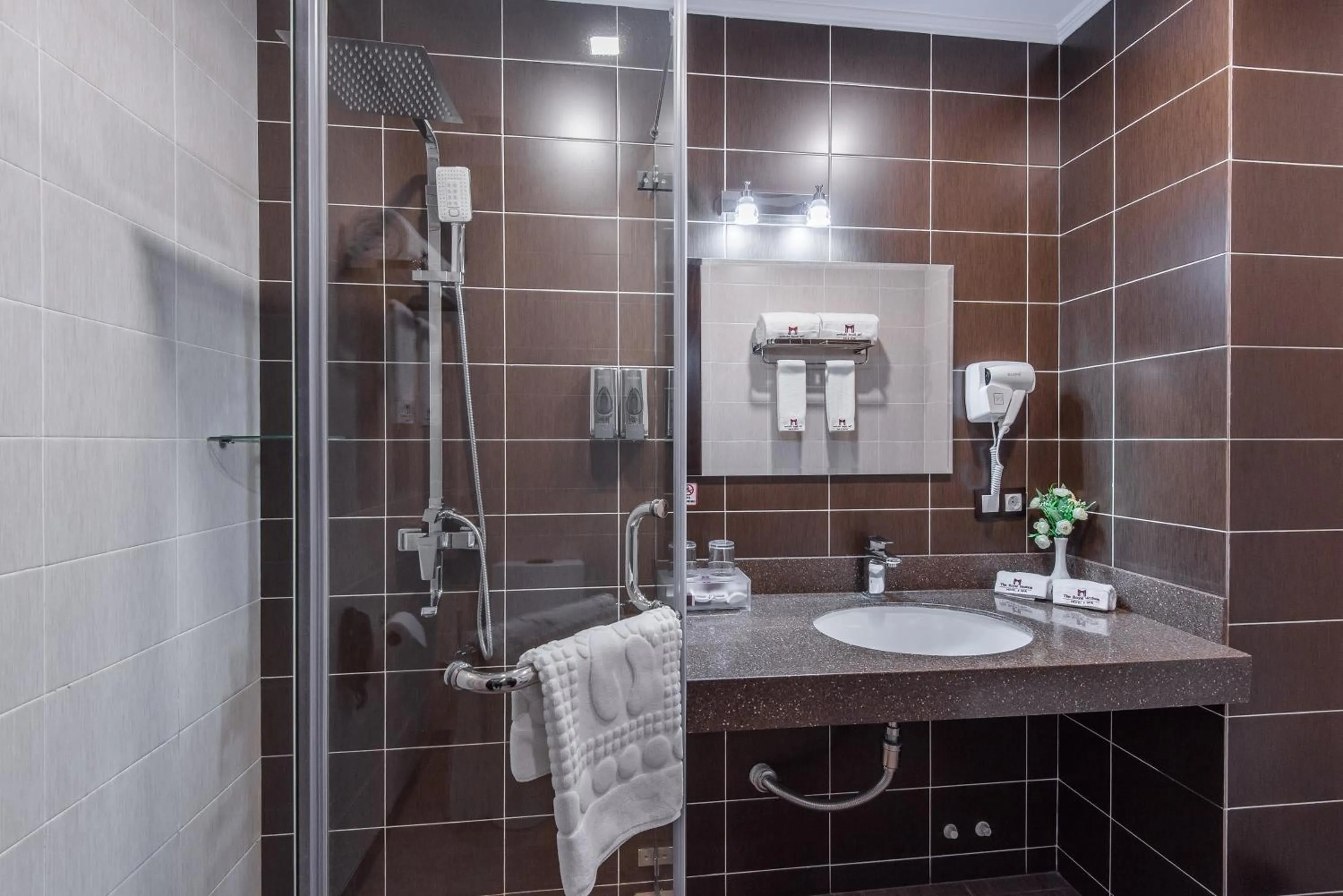 Bathroom in The Royal Mezbon Hotel & SPA