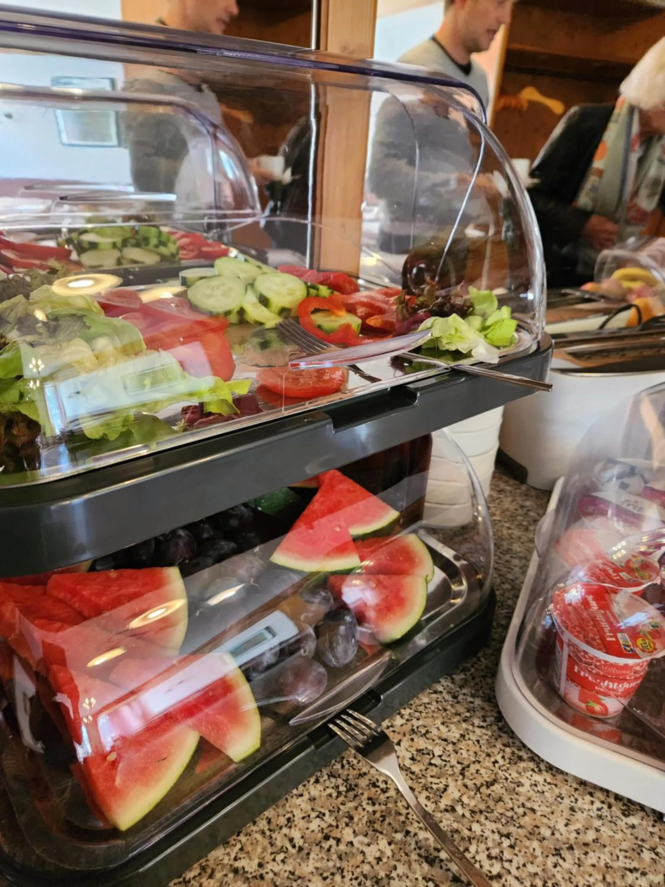 Buffet breakfast in Landhotel & Gaststuben Zum Hasen